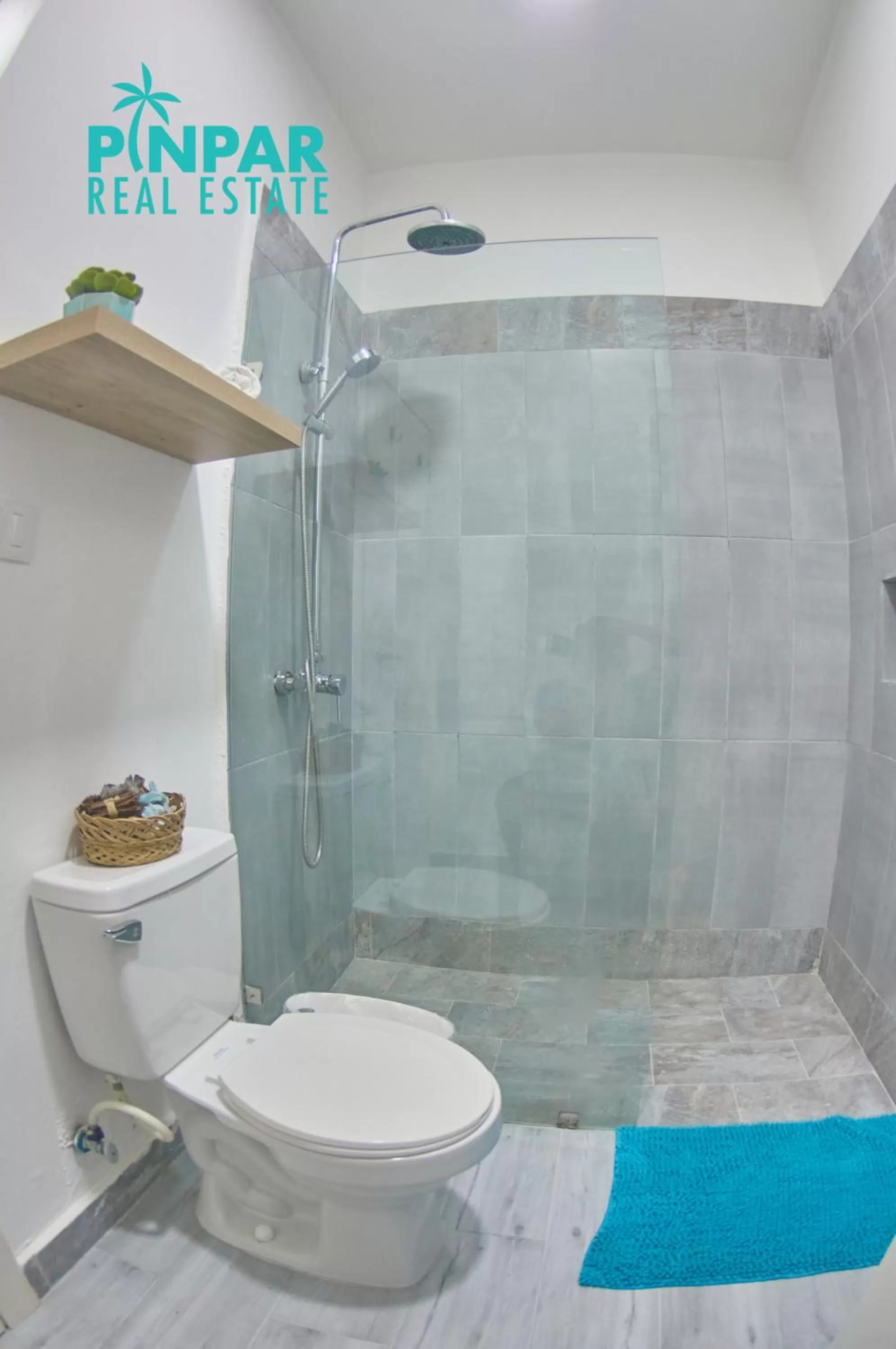 Shower in Villa Blanca Beach Club