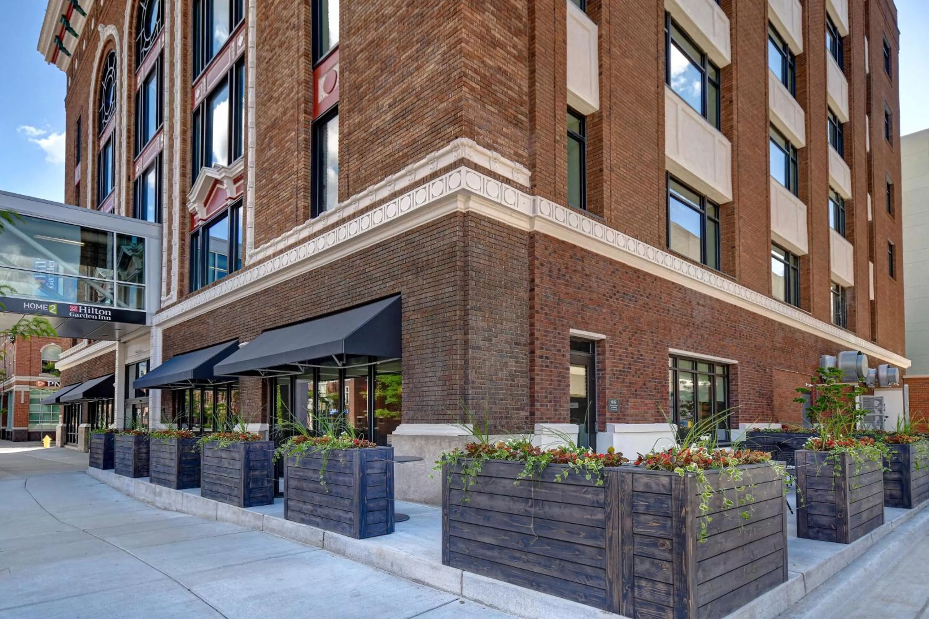 Property building in Hilton Garden Inn Kalamazoo Downtown