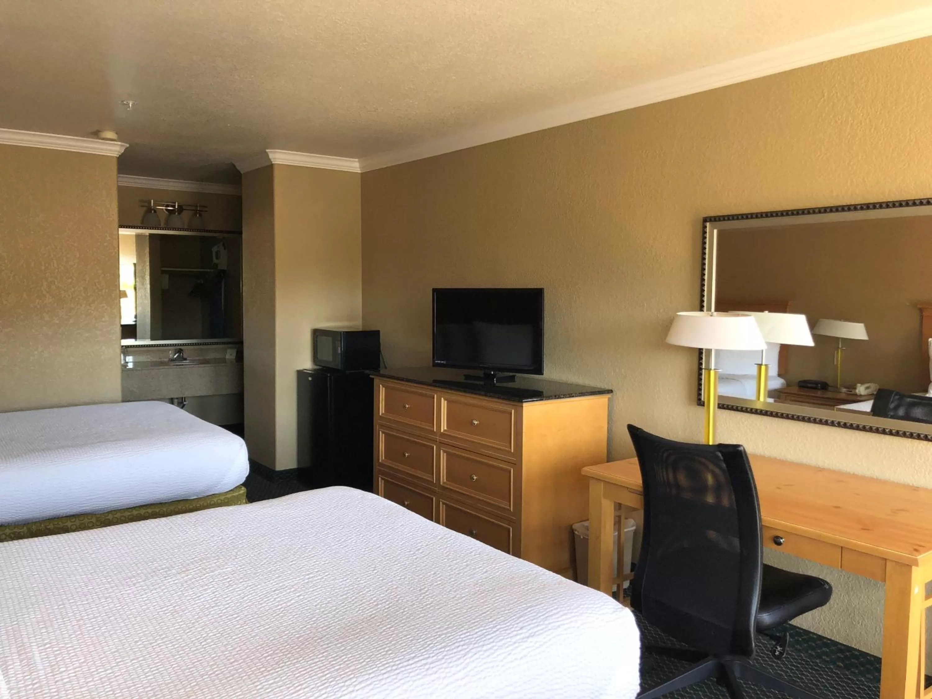 Bed in Lake Point Lodge