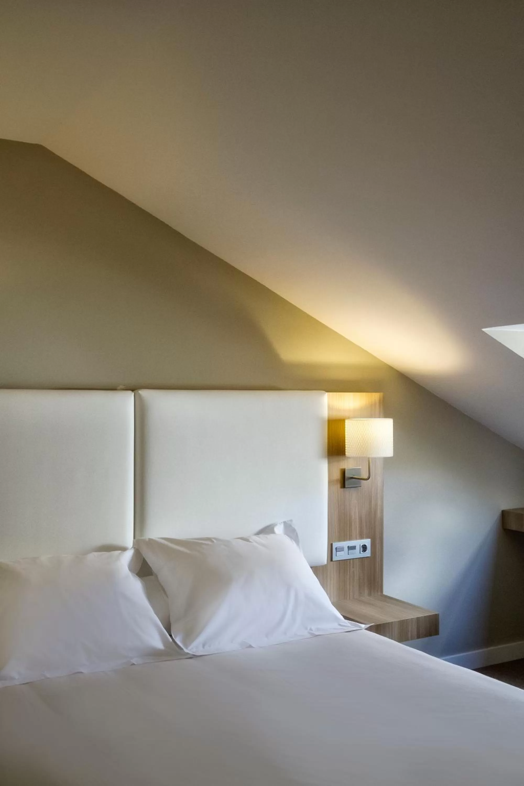 Bed in Hotel Los Lagos Nature