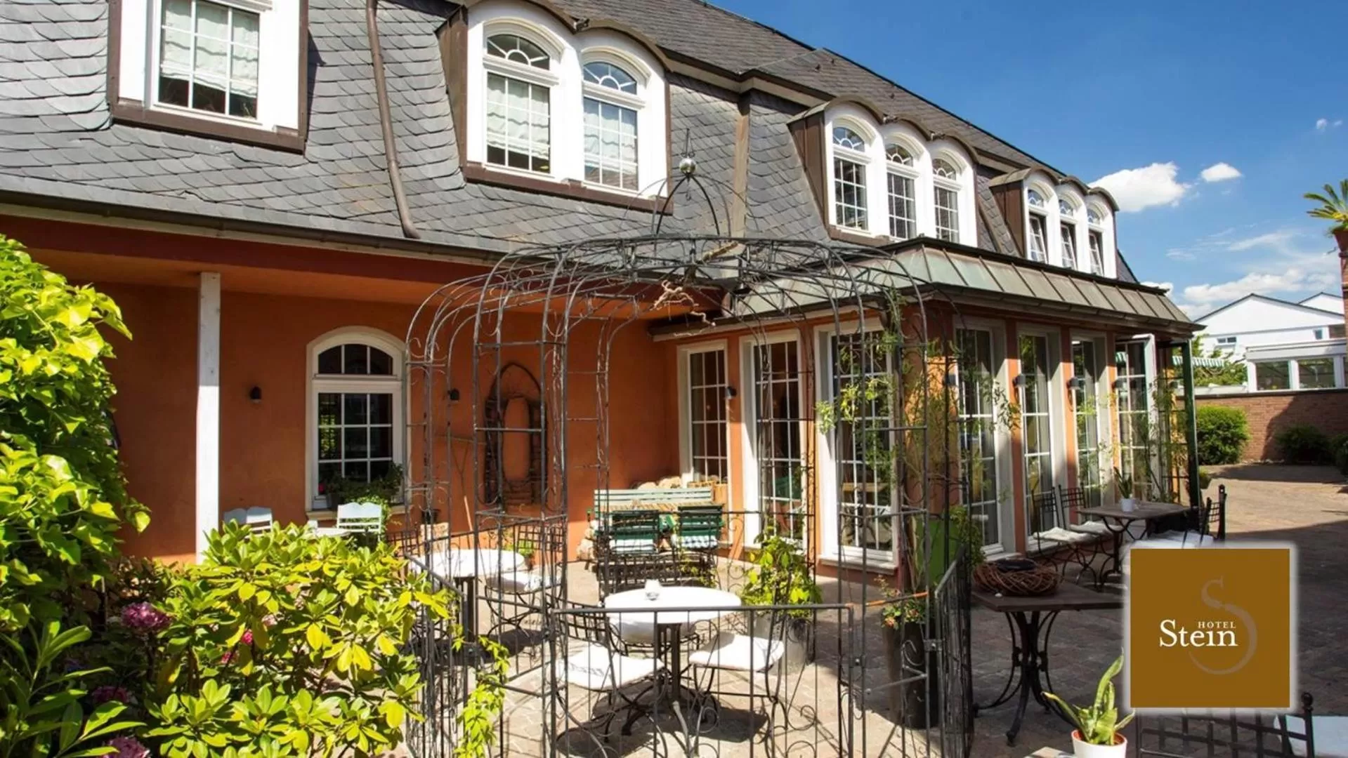 Facade/entrance in Hotel Stein - Schiller's Manufaktur