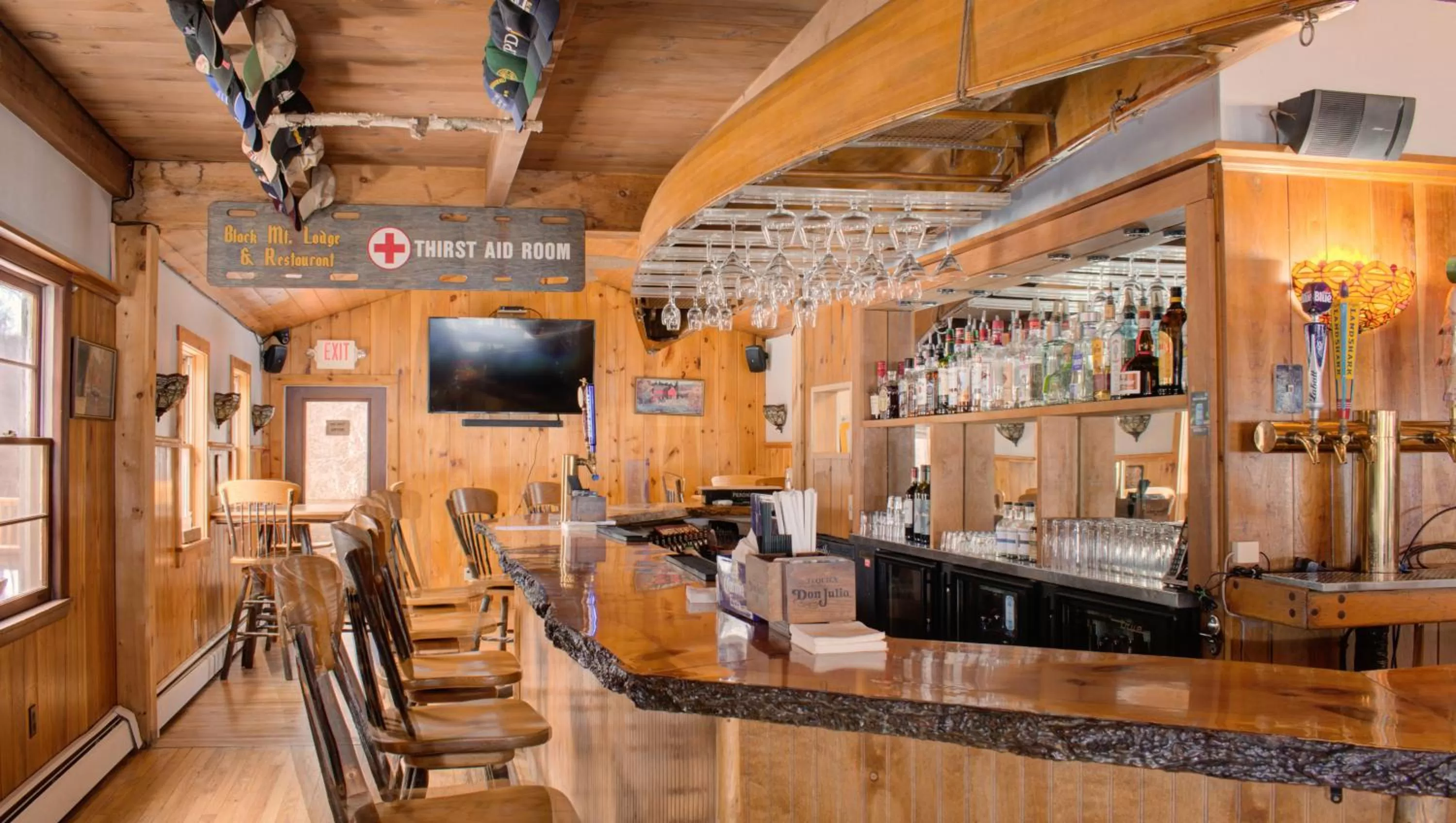 Restaurant/Places to Eat in North Creek Lodge at Gore Mountain