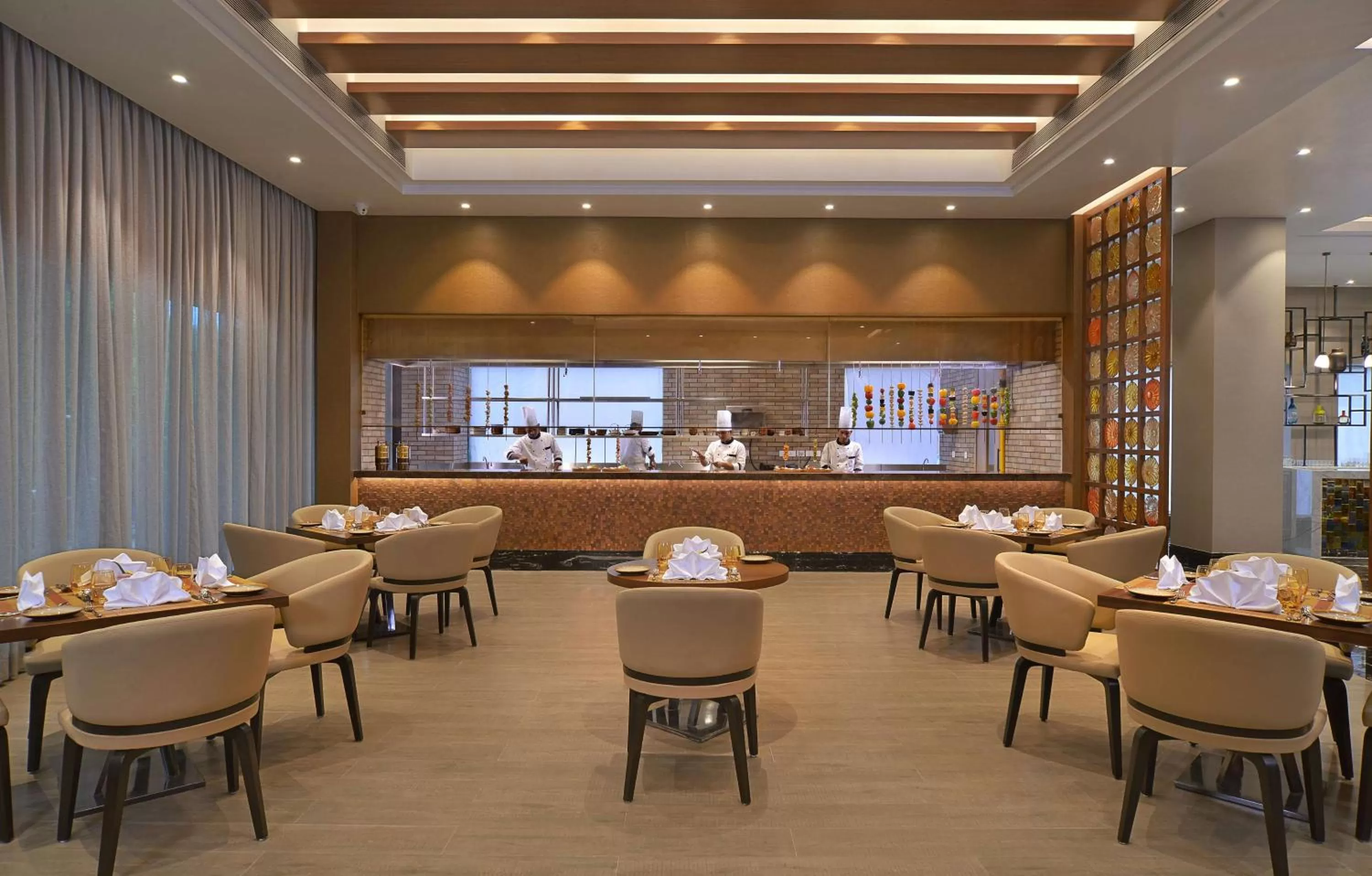 Restaurant/places to eat in Radisson Mumbai Andheri MIDC