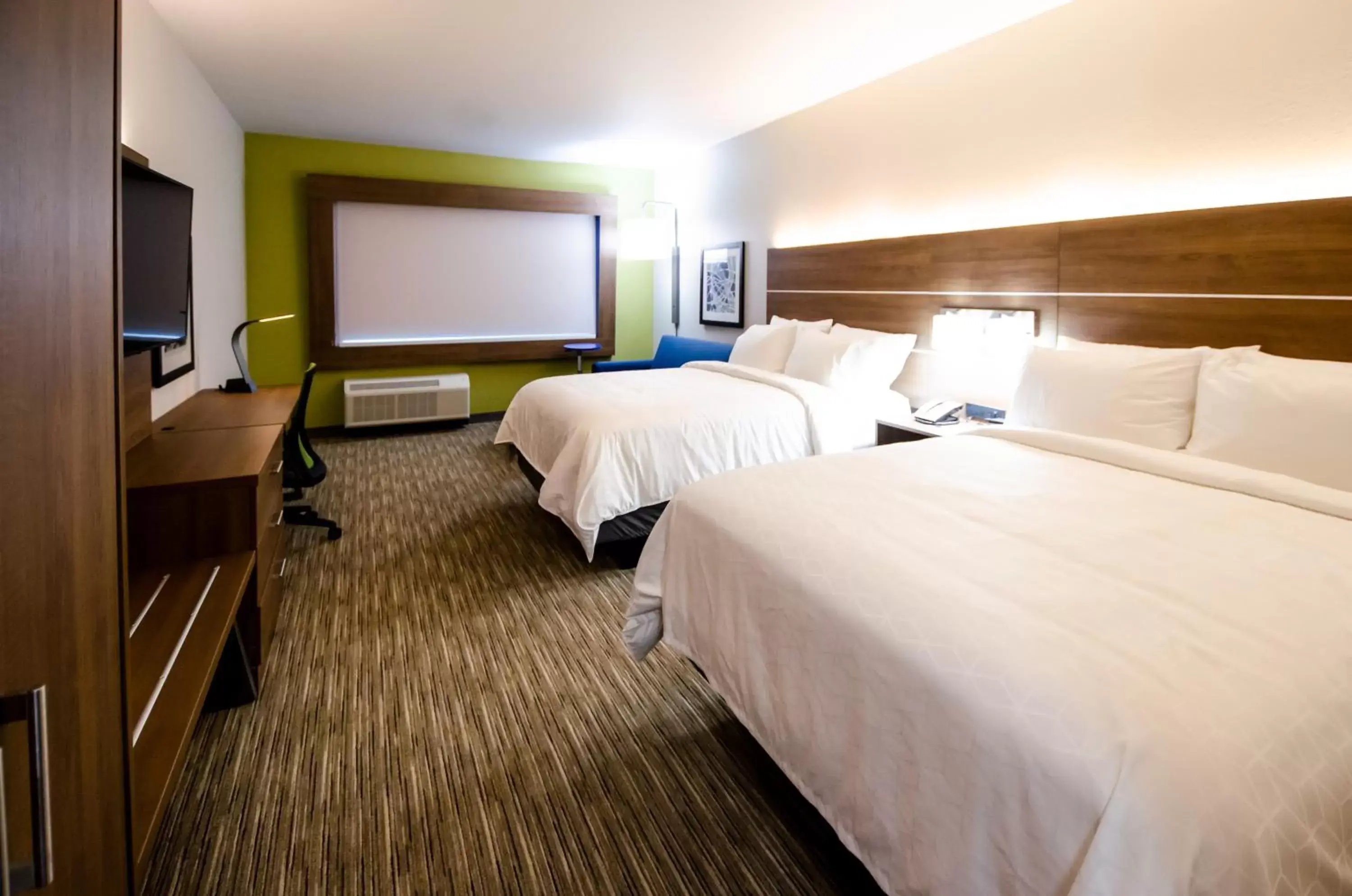 Double Room with Two Double Beds- Mobility Access Tran Shower/Non-Smoking in Holiday Inn Express & Suites Taylor, an IHG Hotel Double Room with Two Double Beds- Mobility Access Tran Shower/Non-Smoking in Holiday Inn Express & Suites Taylor, an IHG Hotel