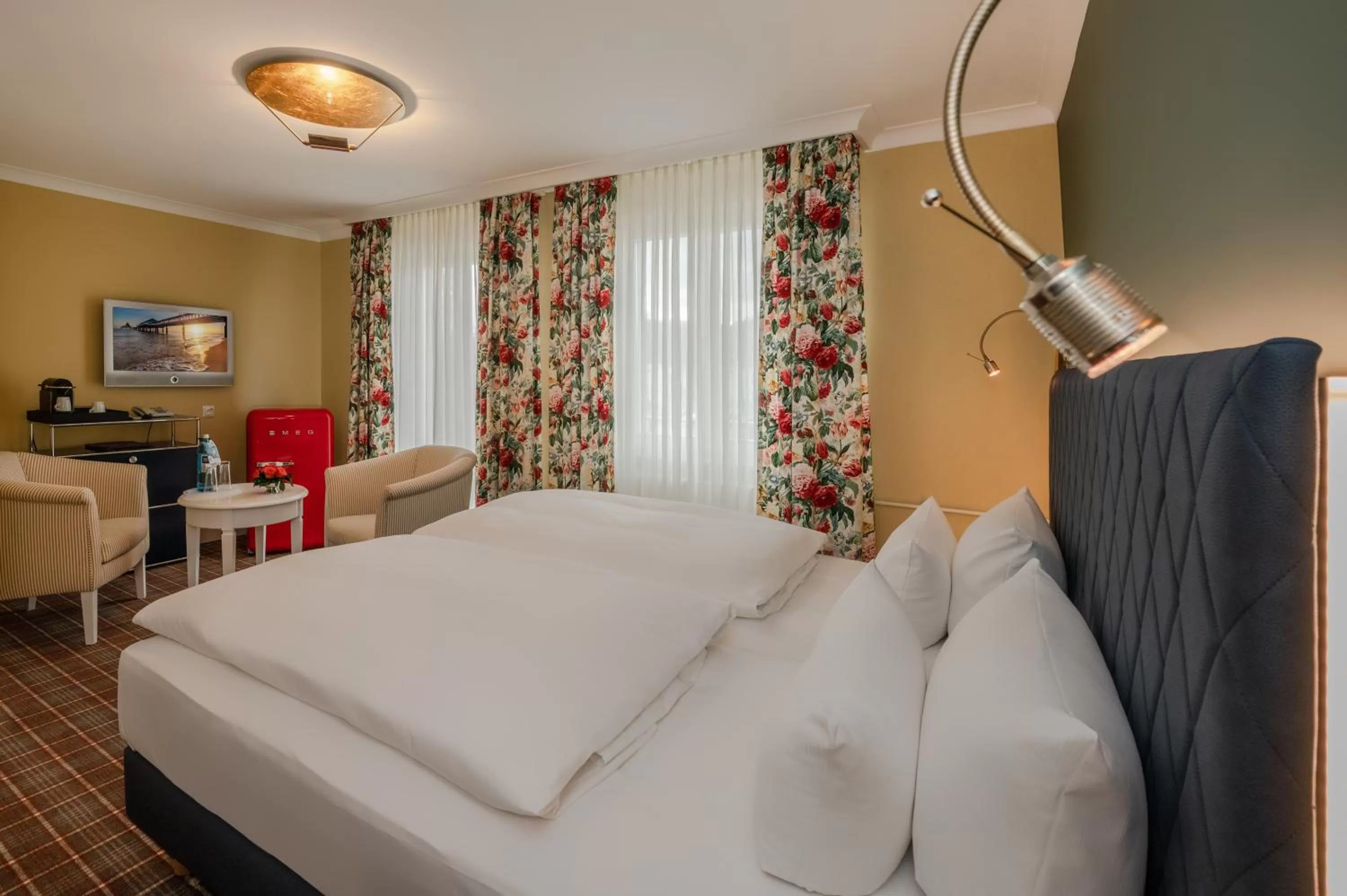 Small South Room - Land Side in Strandhotel Heringsdorf mit Soleaußenpool 30 Grad