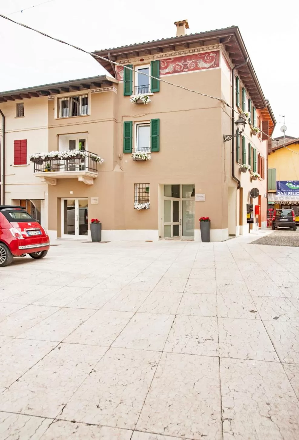 Breakfast, Property Building in B&B La Bellavita del Garda Luxury