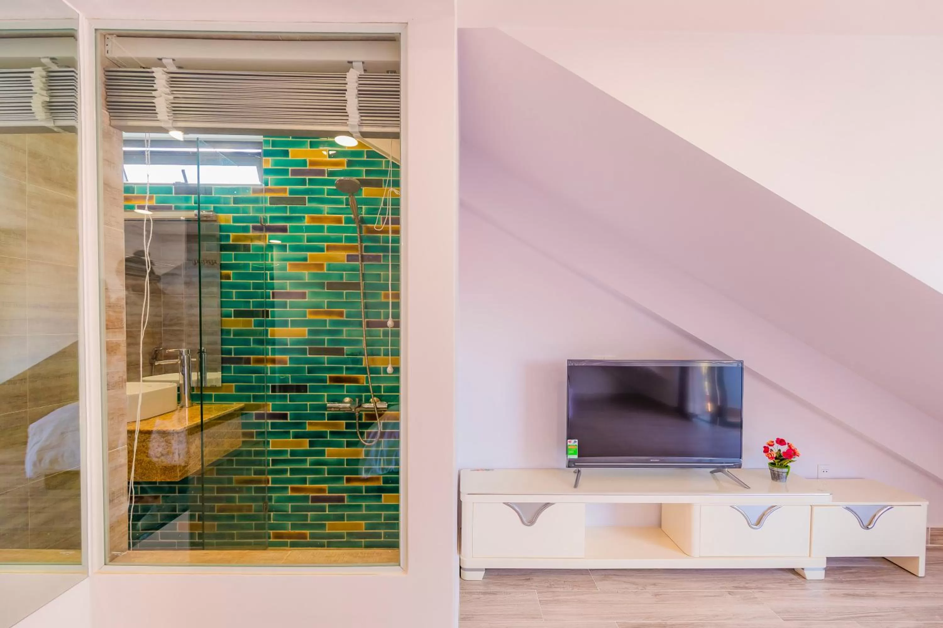 TV and multimedia, TV/Entertainment Center in Khanh Uyen 3 Hotel