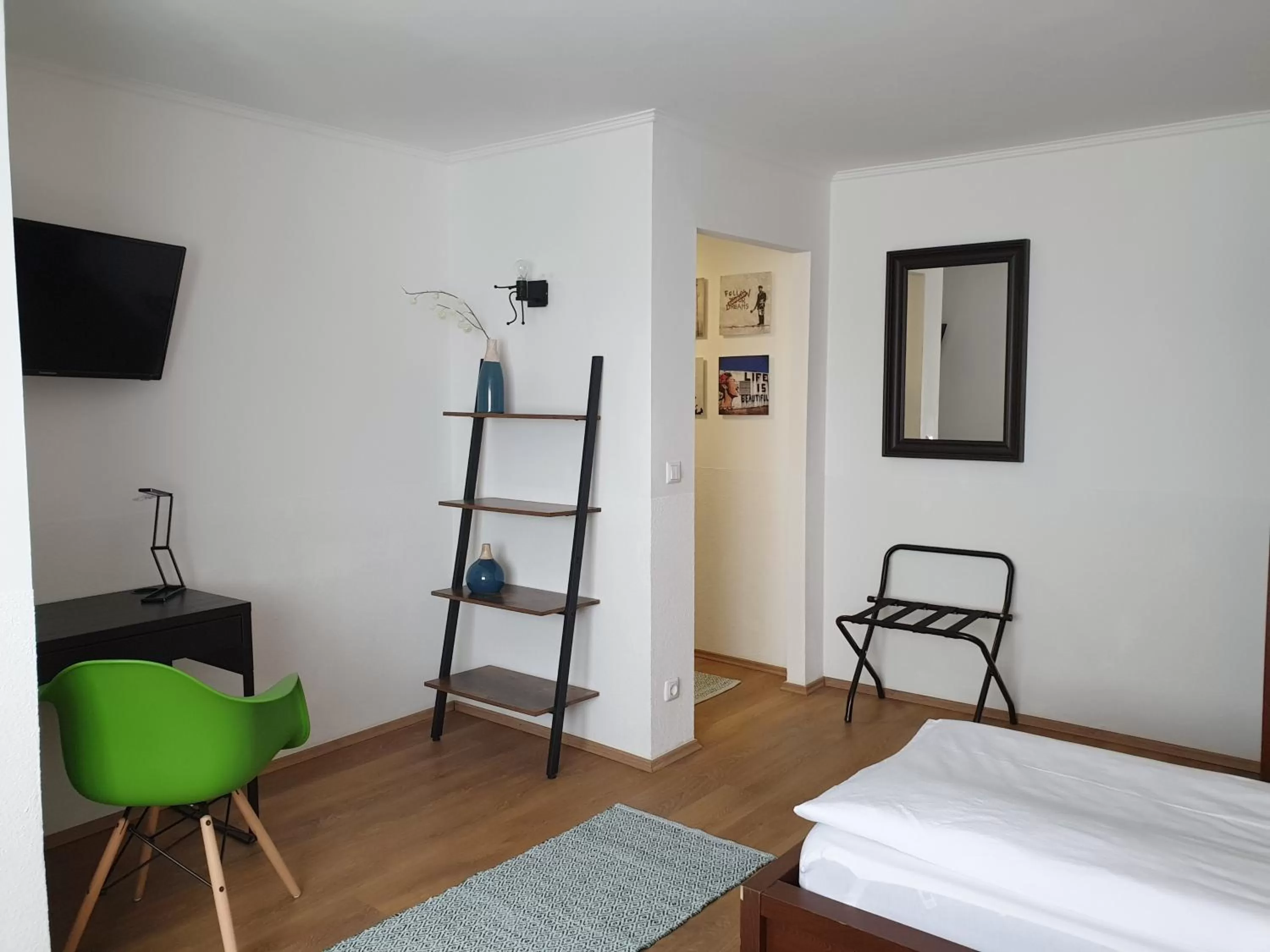 TV and multimedia, Bed in Hotel am Hafen