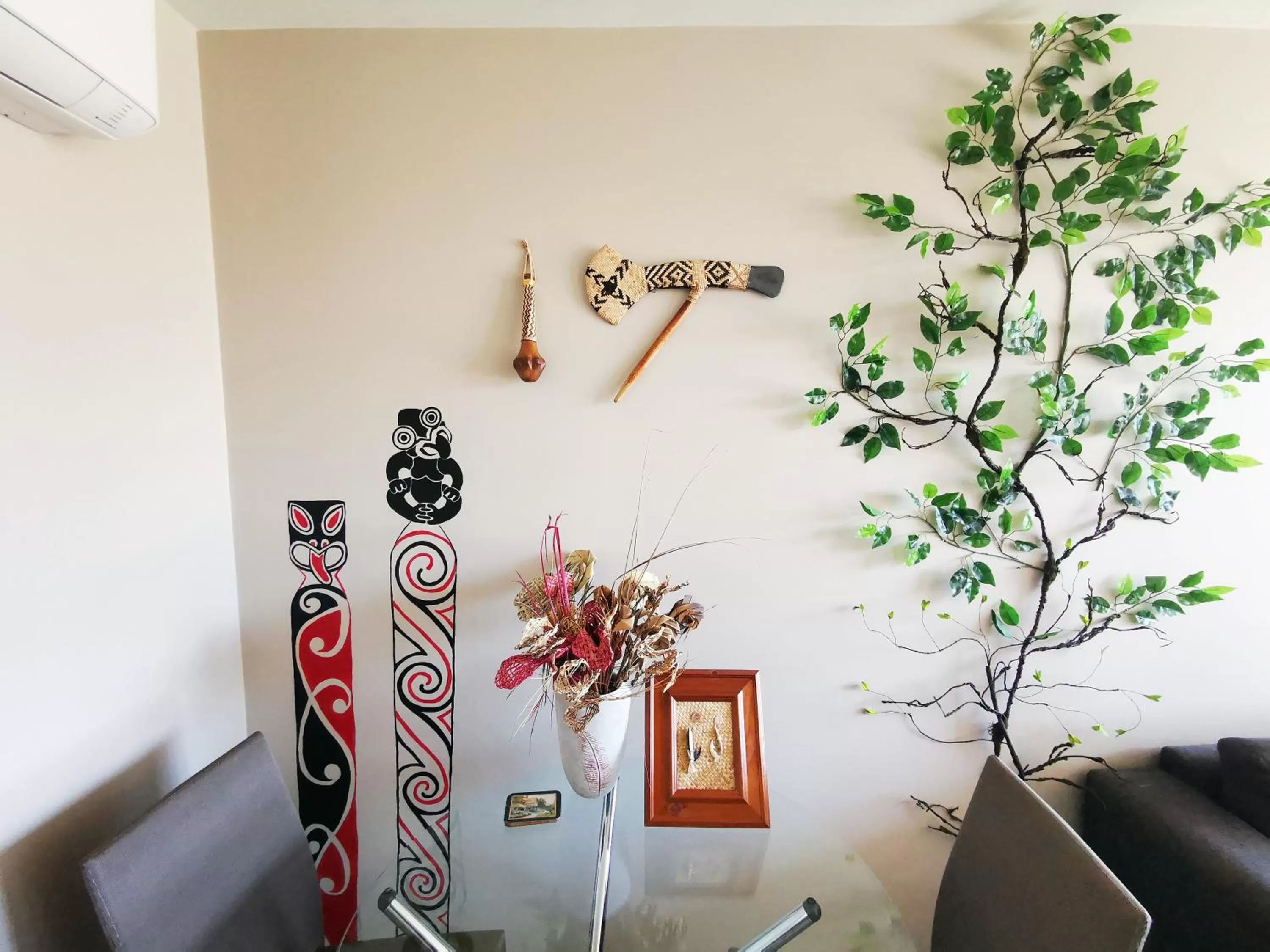 Living room in Belmont Motor Inn