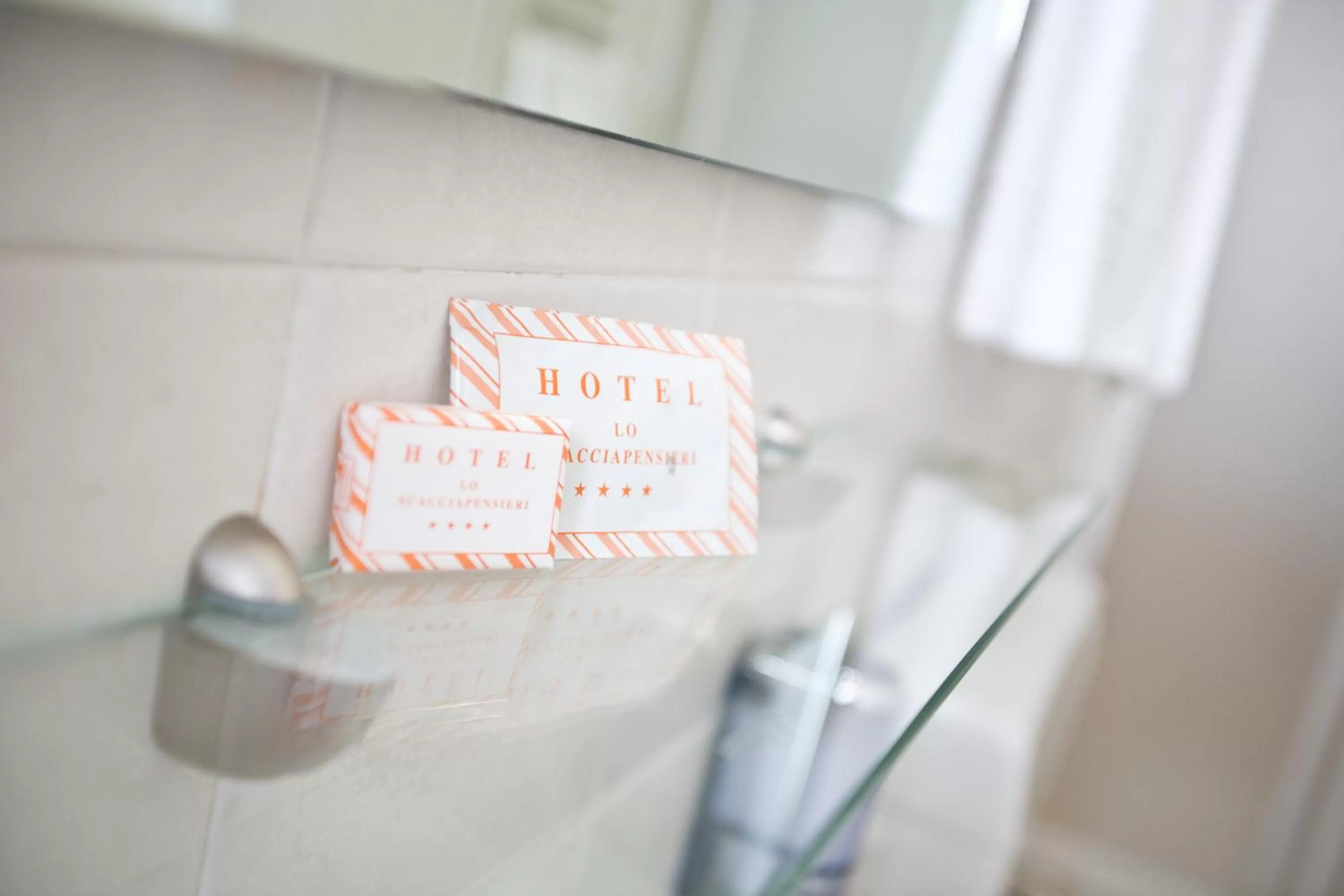 Bathroom in Lo Scacciapensieri Hotel & Restaurant