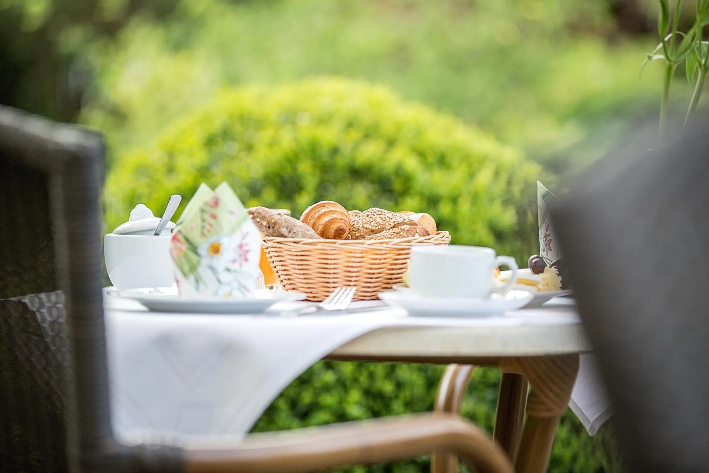 Breakfast in Villa Arborea