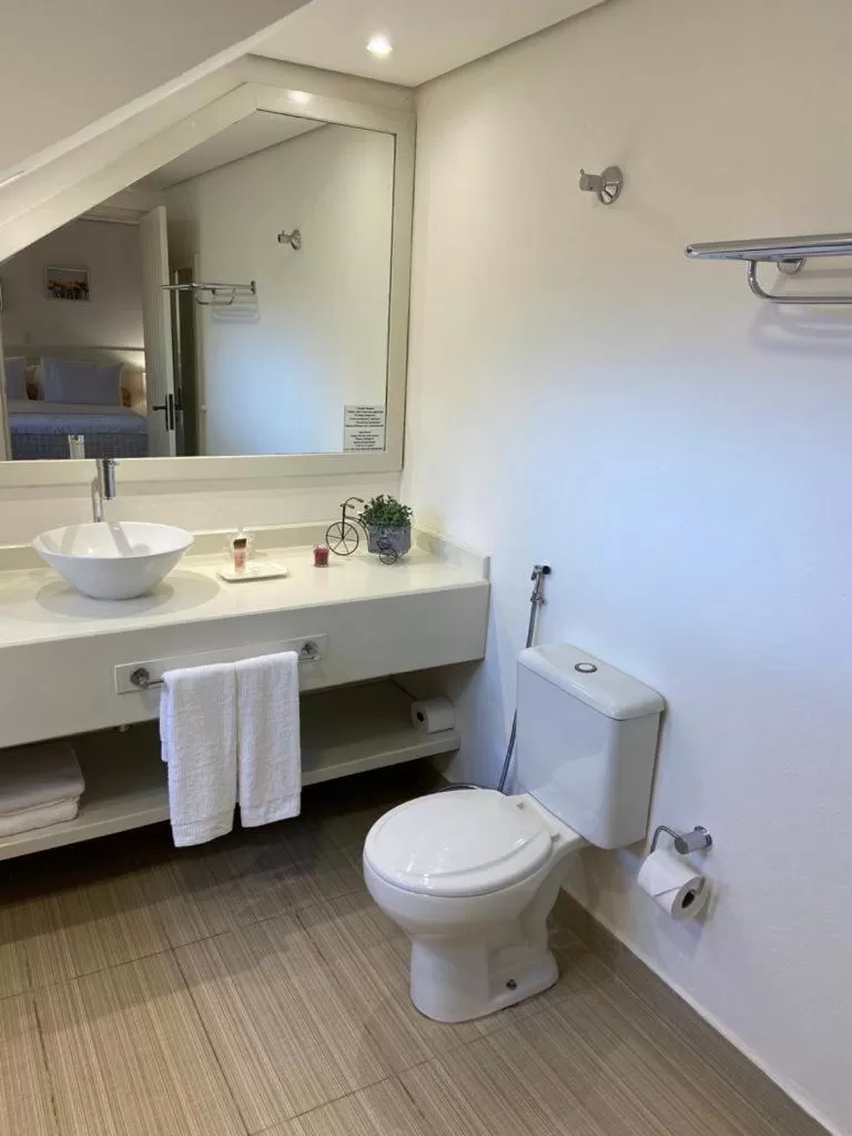 Hot Tub, Bathroom in Pousada das Lavandas