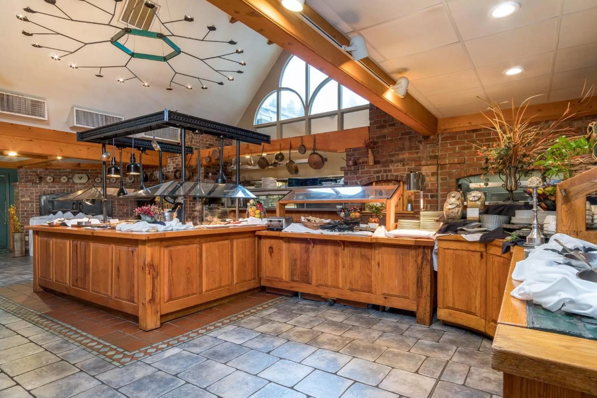 Restaurant/places to eat in Highland Lake Inn & Resort - Flat Rock