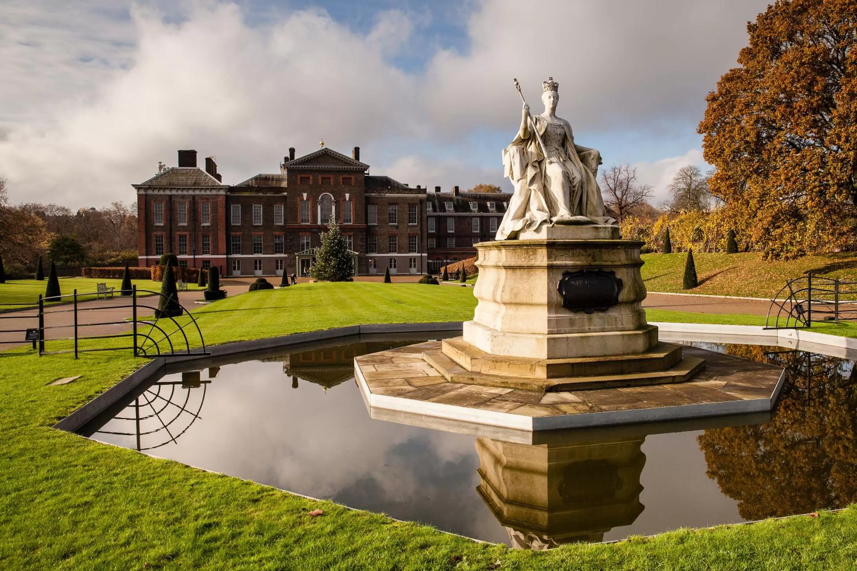Nearby landmark in 60 Hyde Park Gate Hotel