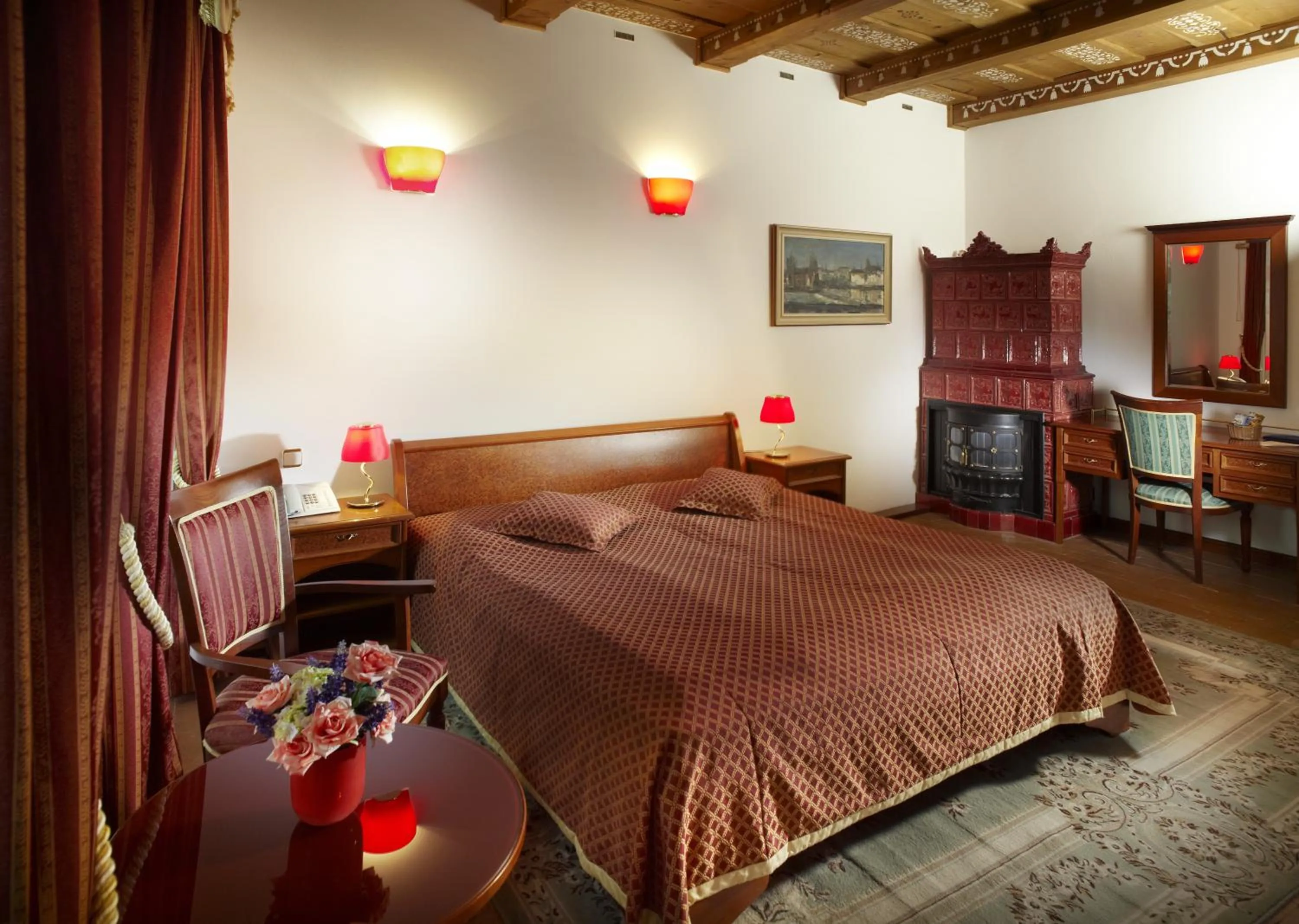 Bedroom, Bed in Royal Ricc