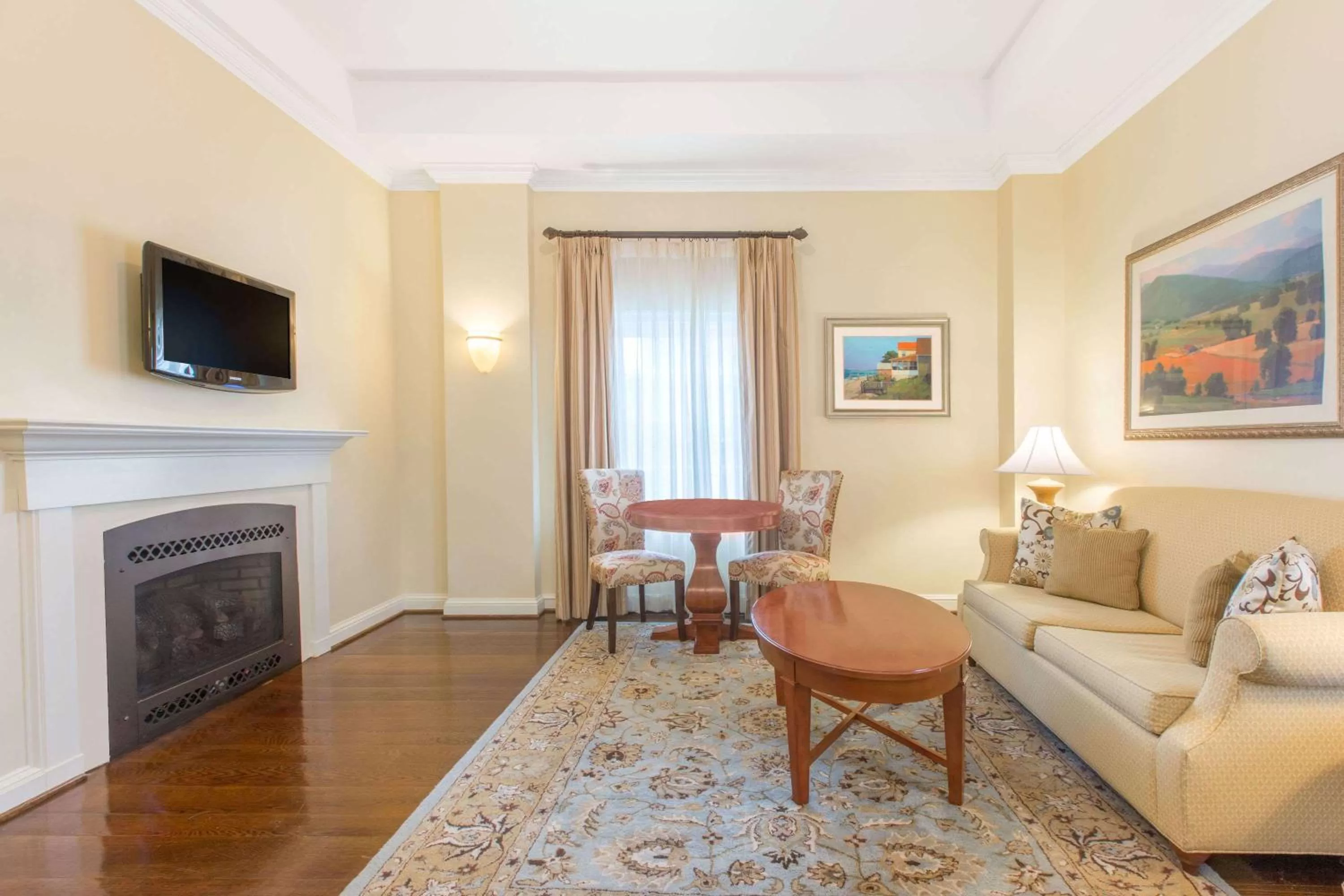 Photo of the whole room in The George Washington - A Wyndham Grand Hotel