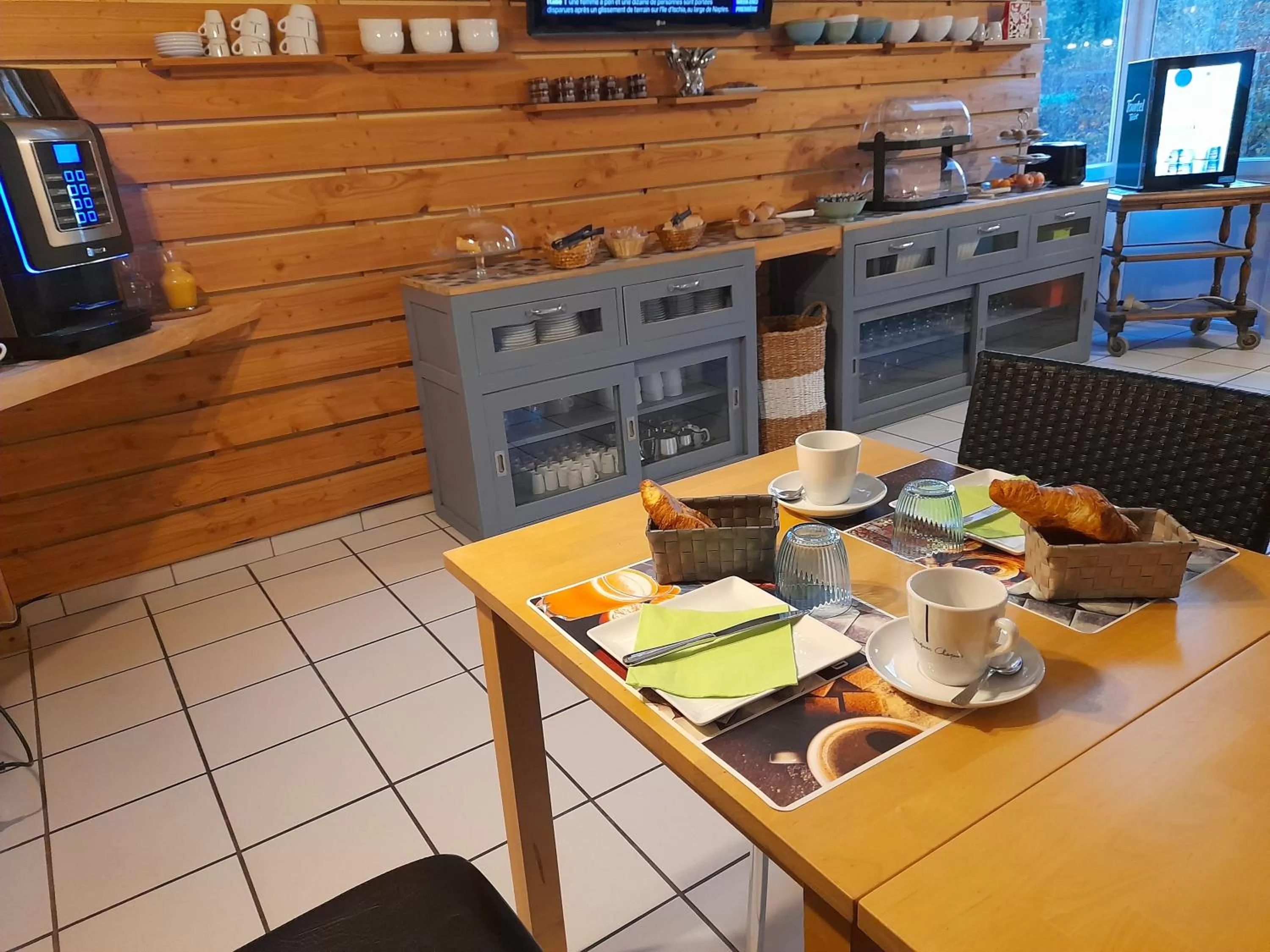 Breakfast in Hotel de l'Ile d'Amour