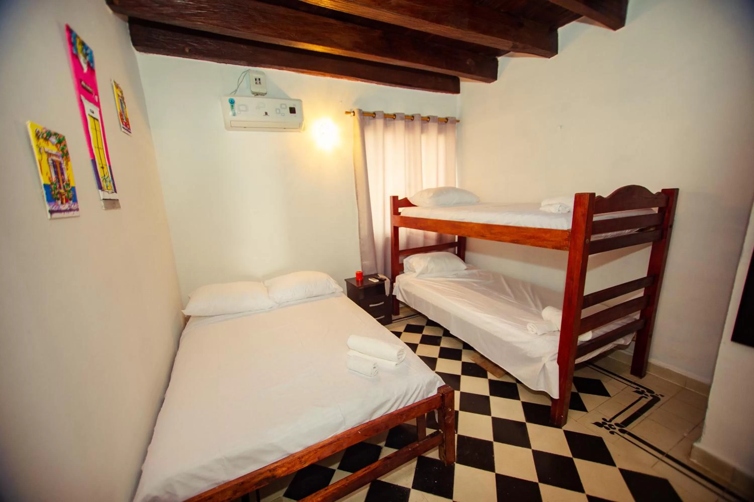 Family Room with Shower in Casa Hotel Marbella Beach