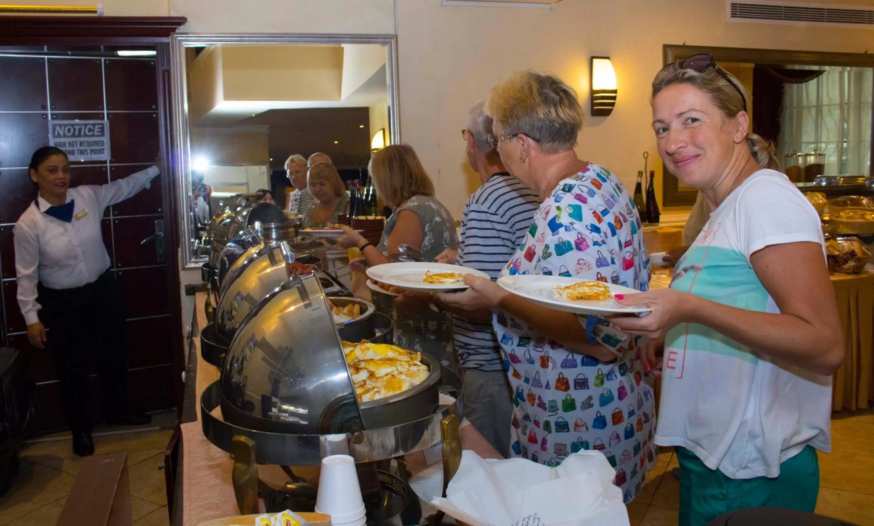 Restaurant/places to eat in Al Maha Regency Hotel Suites - Managed by Aoudi Consultants