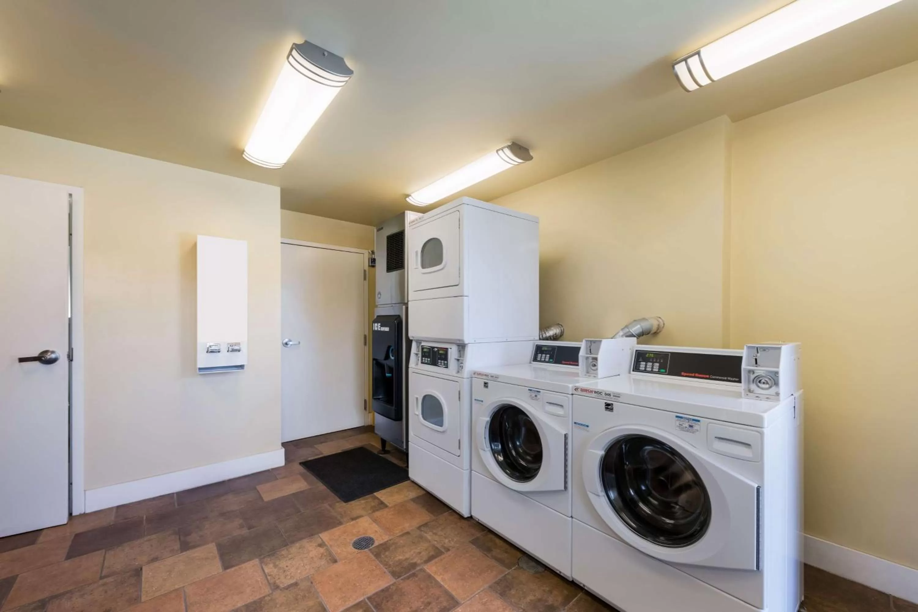 Property building in BEST WESTERN the Inn of Los Gatos