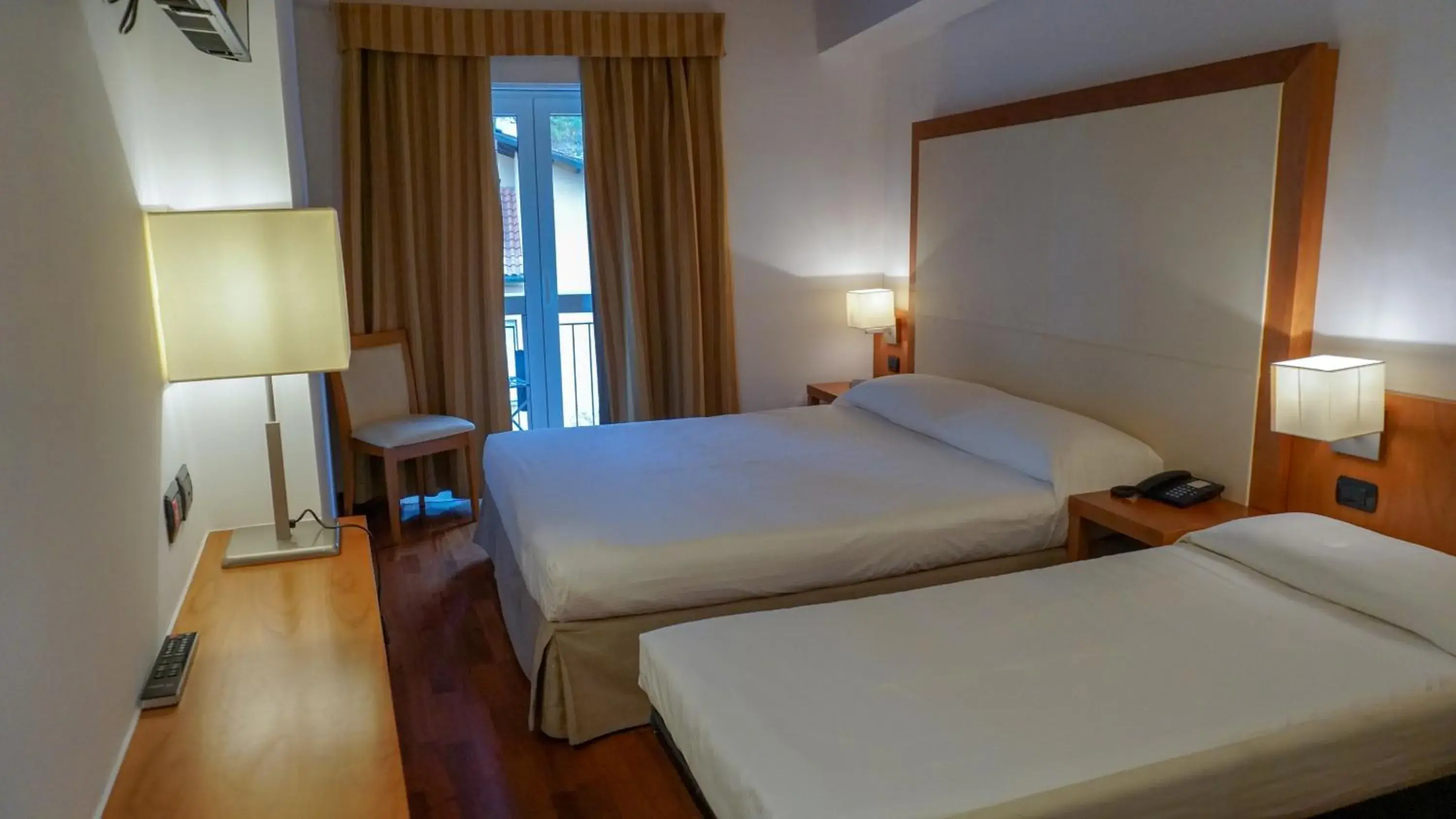 Triple Room with City View in Hotel Mavino Triple Room with City View in Hotel Mavino