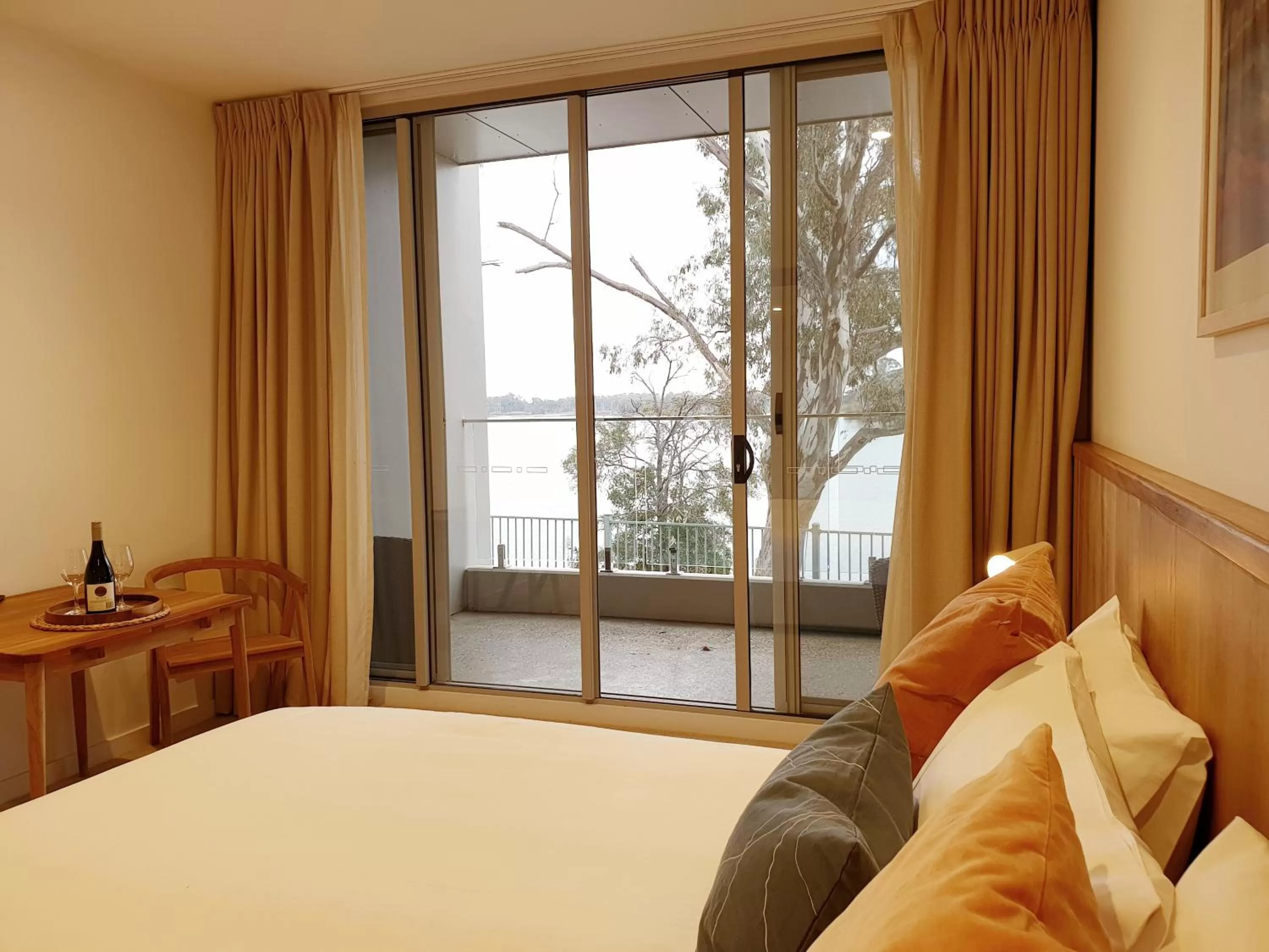 Bedroom, Bed in Nagambie Waterfront Motel