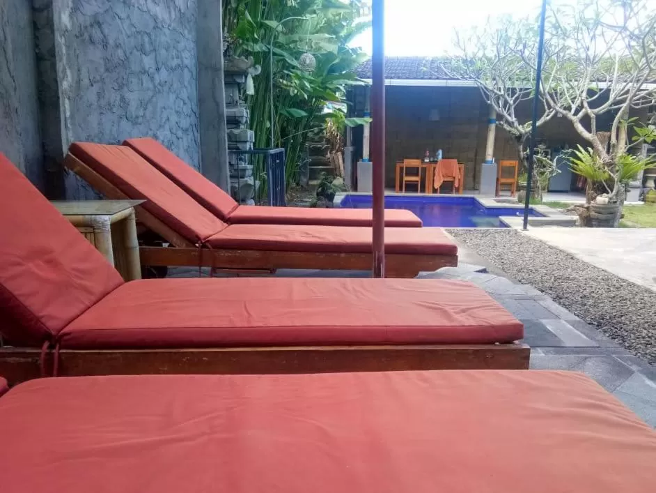 Swimming Pool in Kerta Family Bed and Breakfast
