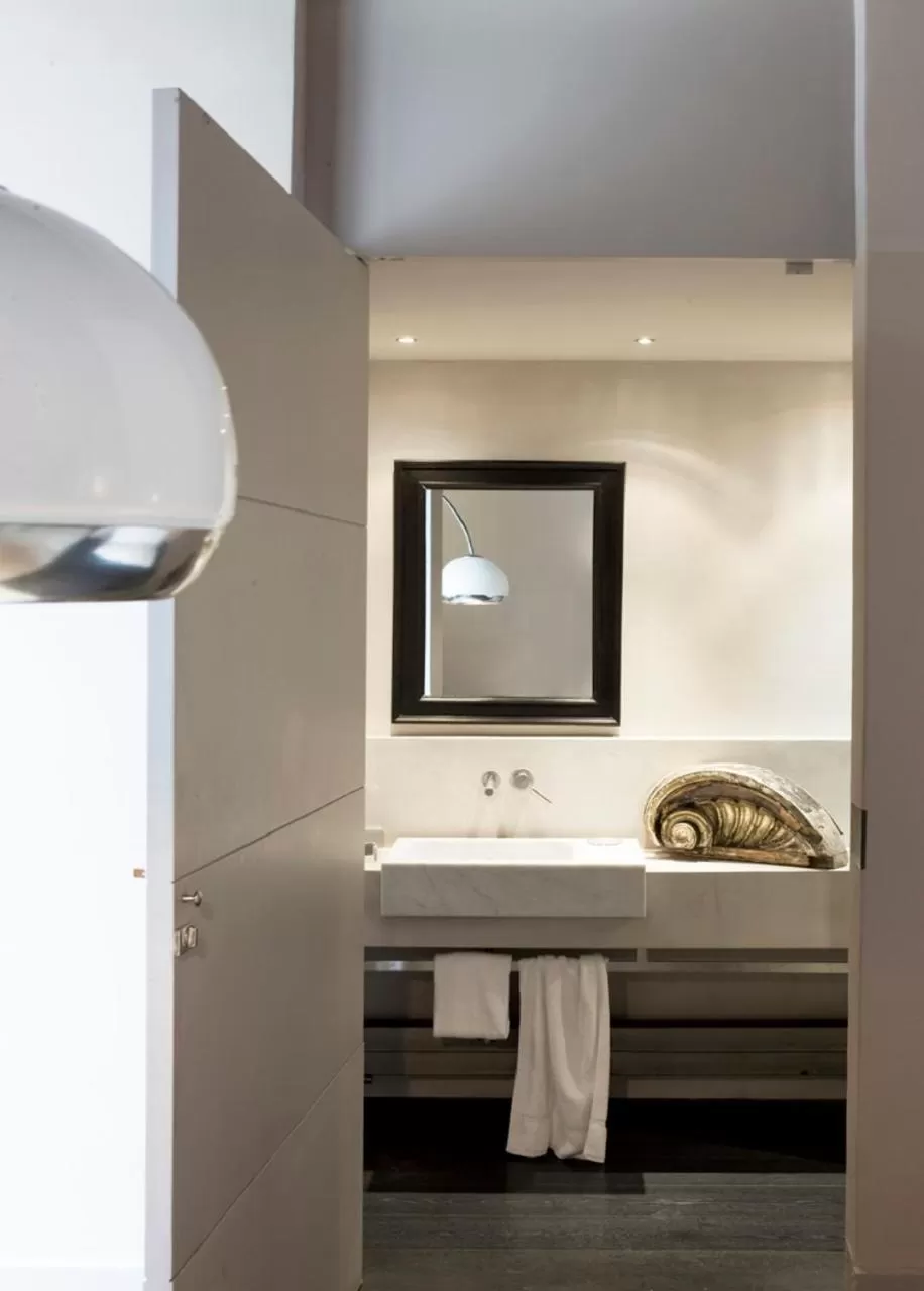 Bathroom, Bed in Riva Lofts Florence
