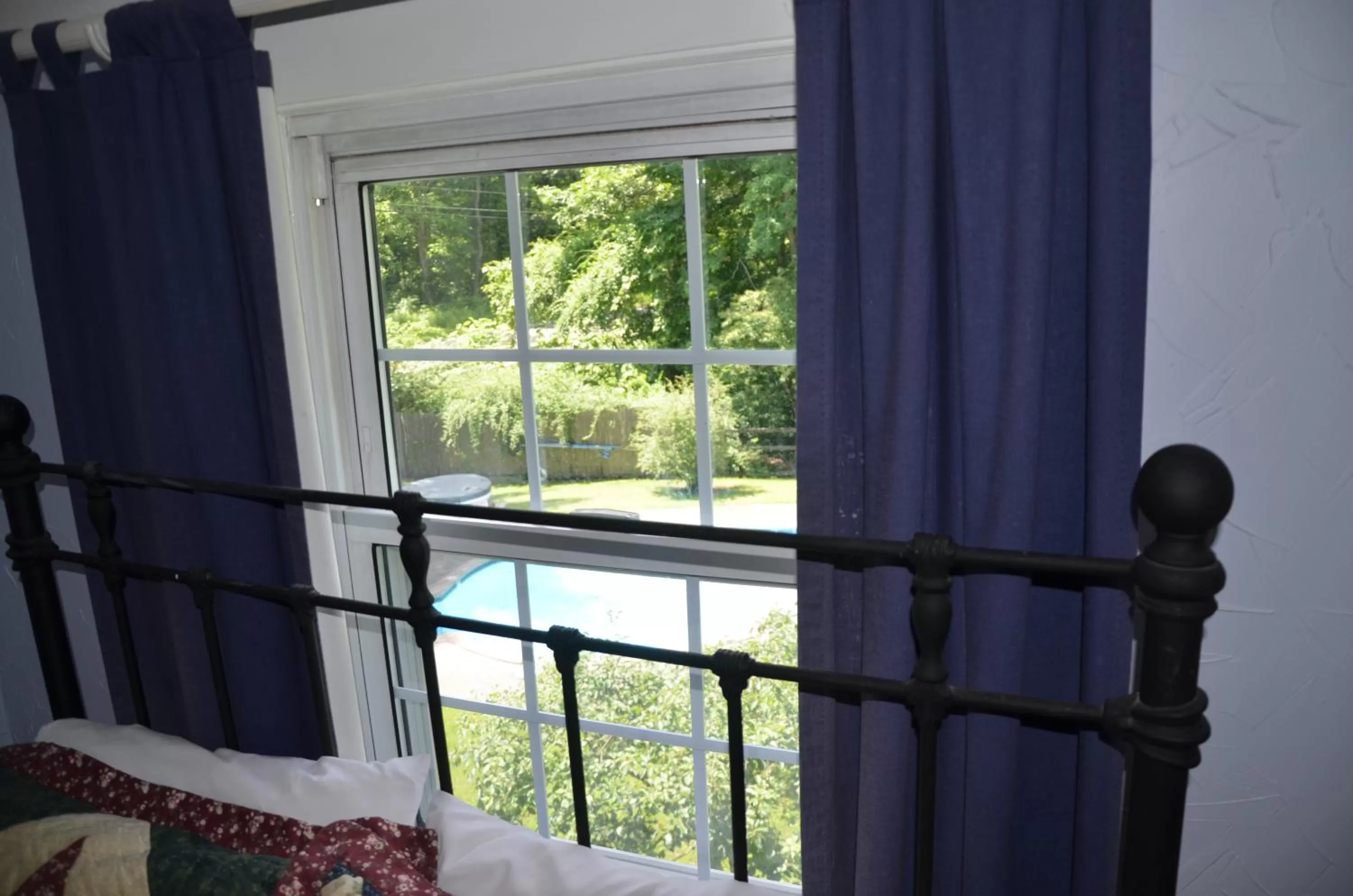 Decorative detail in Cornwall Inn