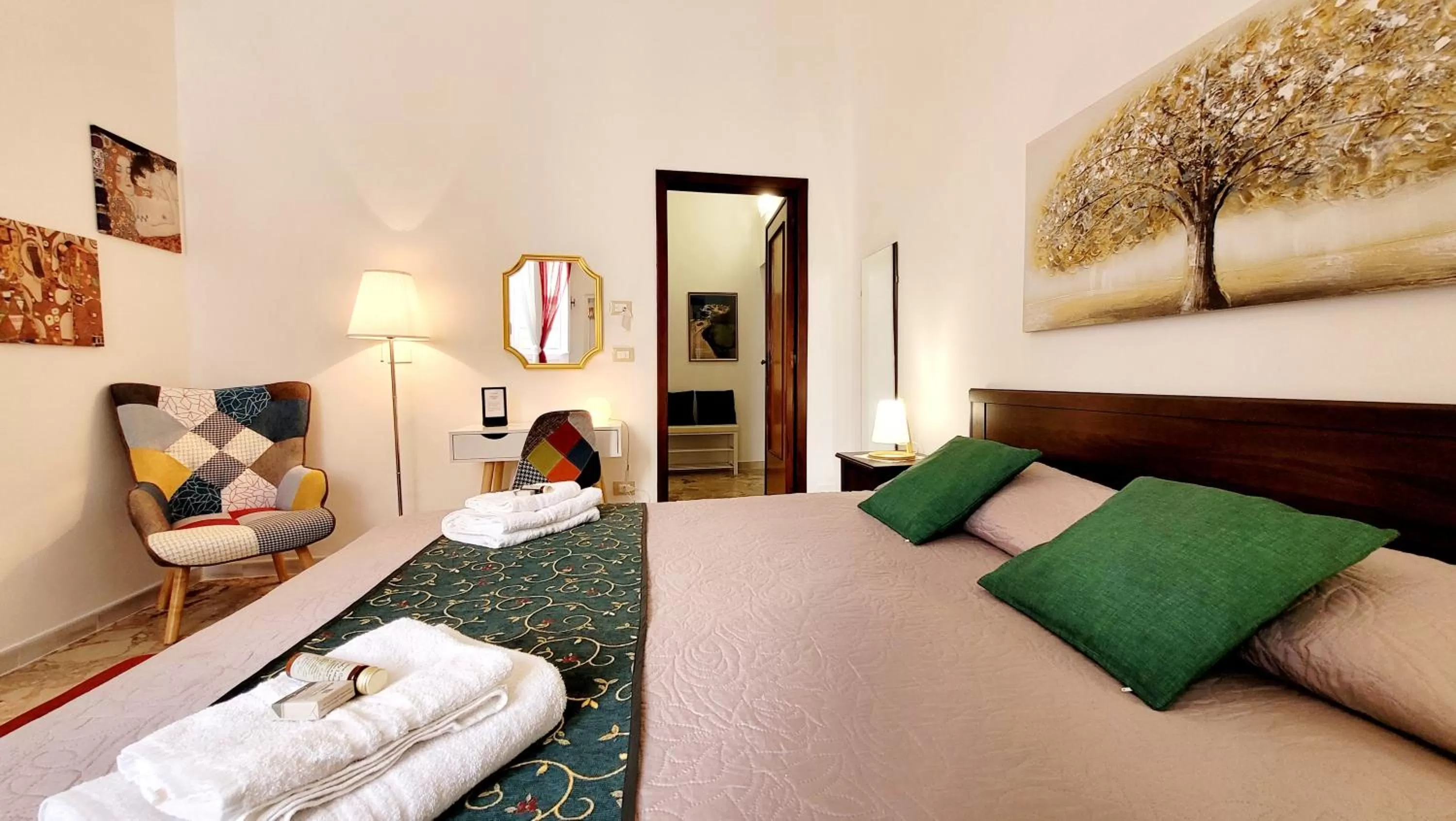 Bed in Zanzi 's Charming Rooms