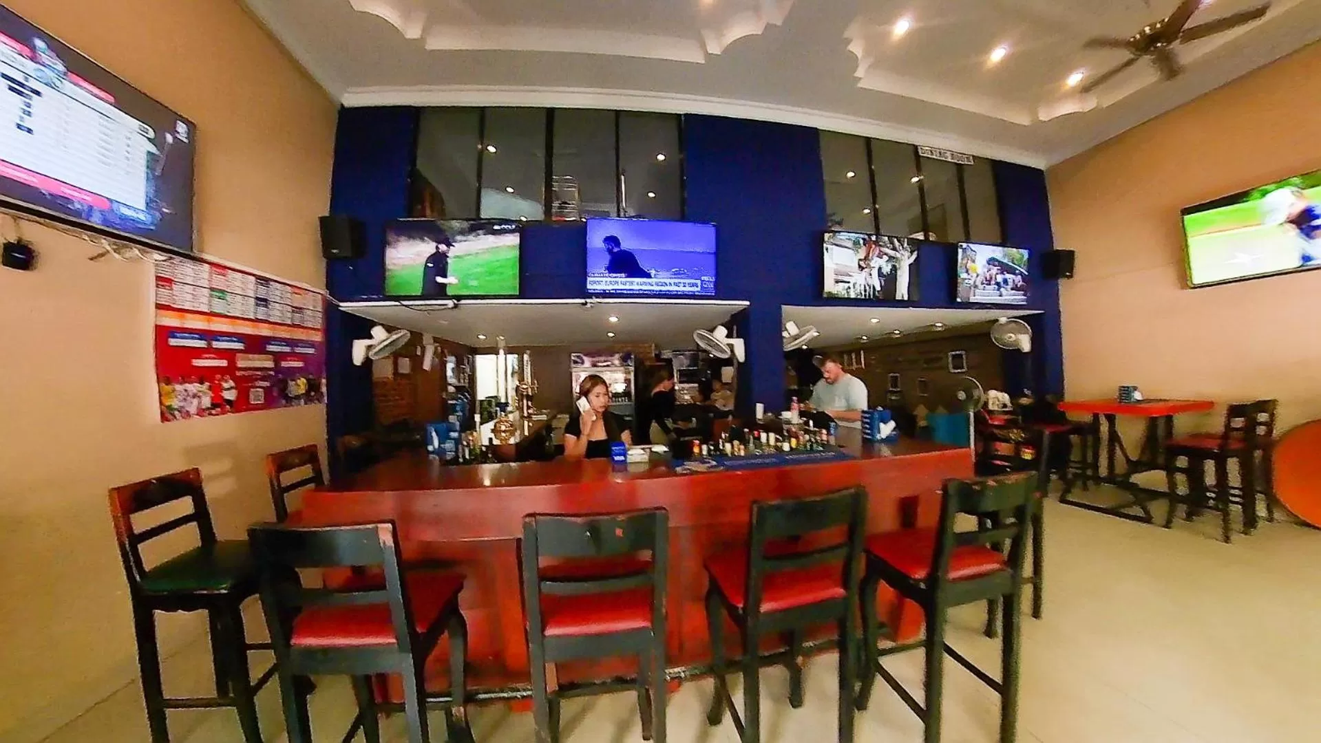 Restaurant/places to eat in Riverside Hotel Phnom Penh