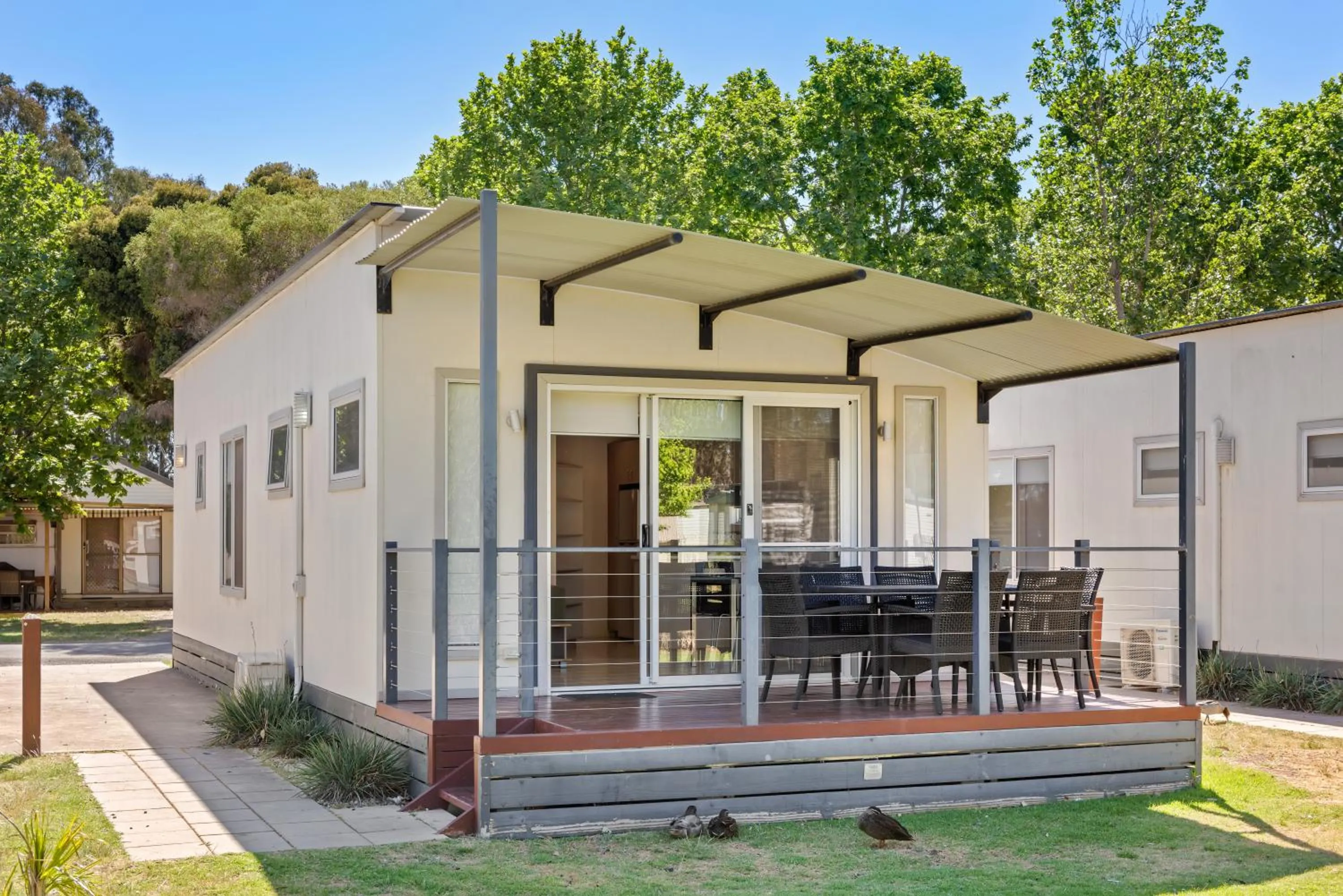 Facade/entrance in Discovery Parks - Maidens Inn Moama