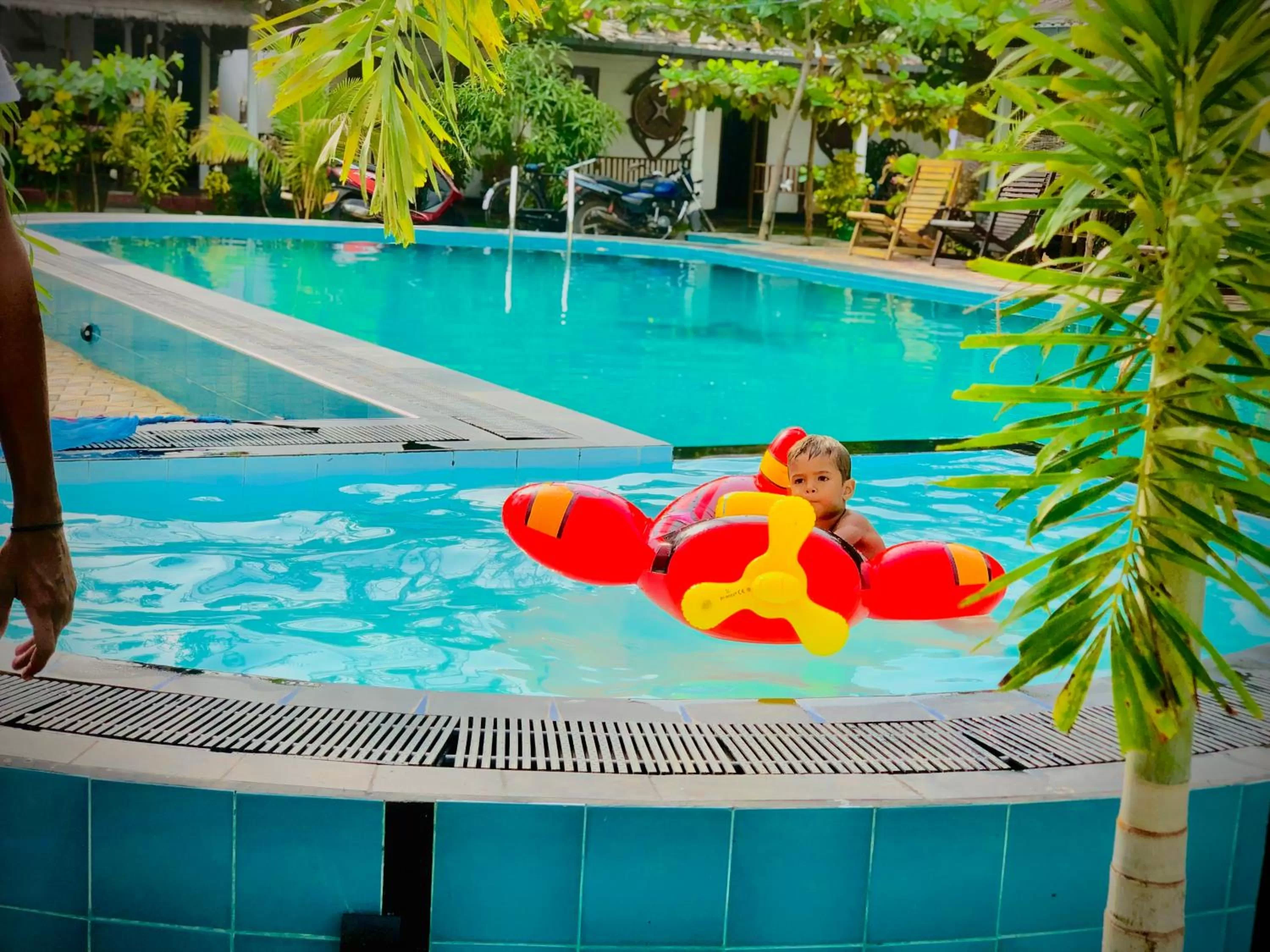 Swimming Pool in Trinco Star Cabana