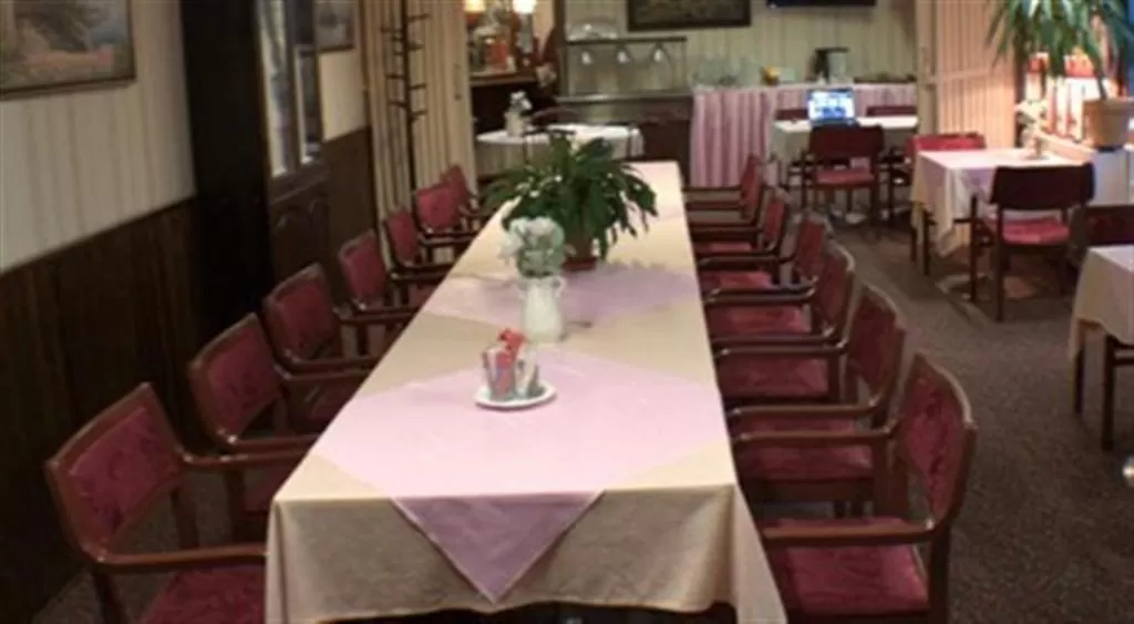 Restaurant/Places to Eat in Hotelli Sandels