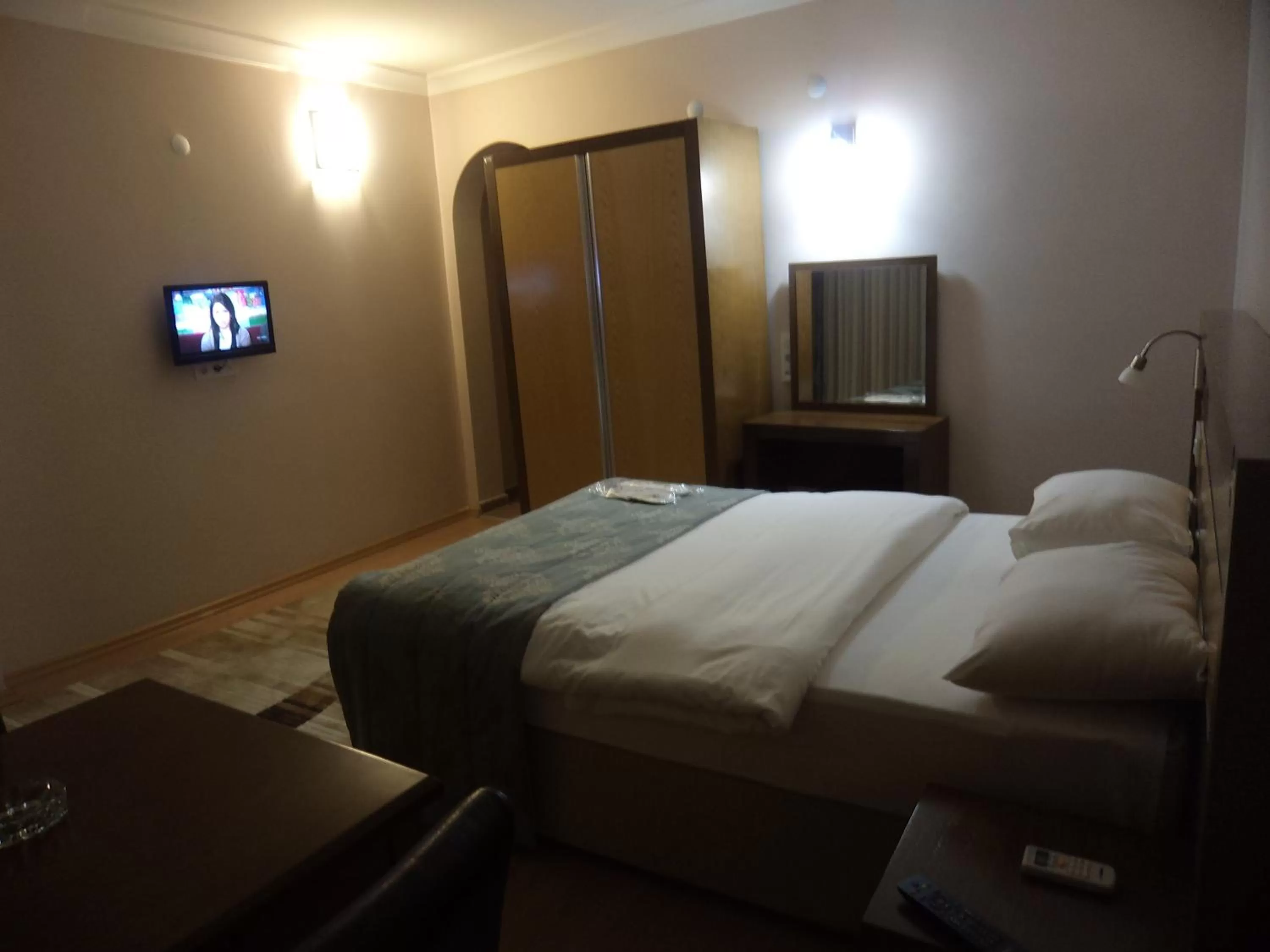 Photo of the whole room in Perla Hotel