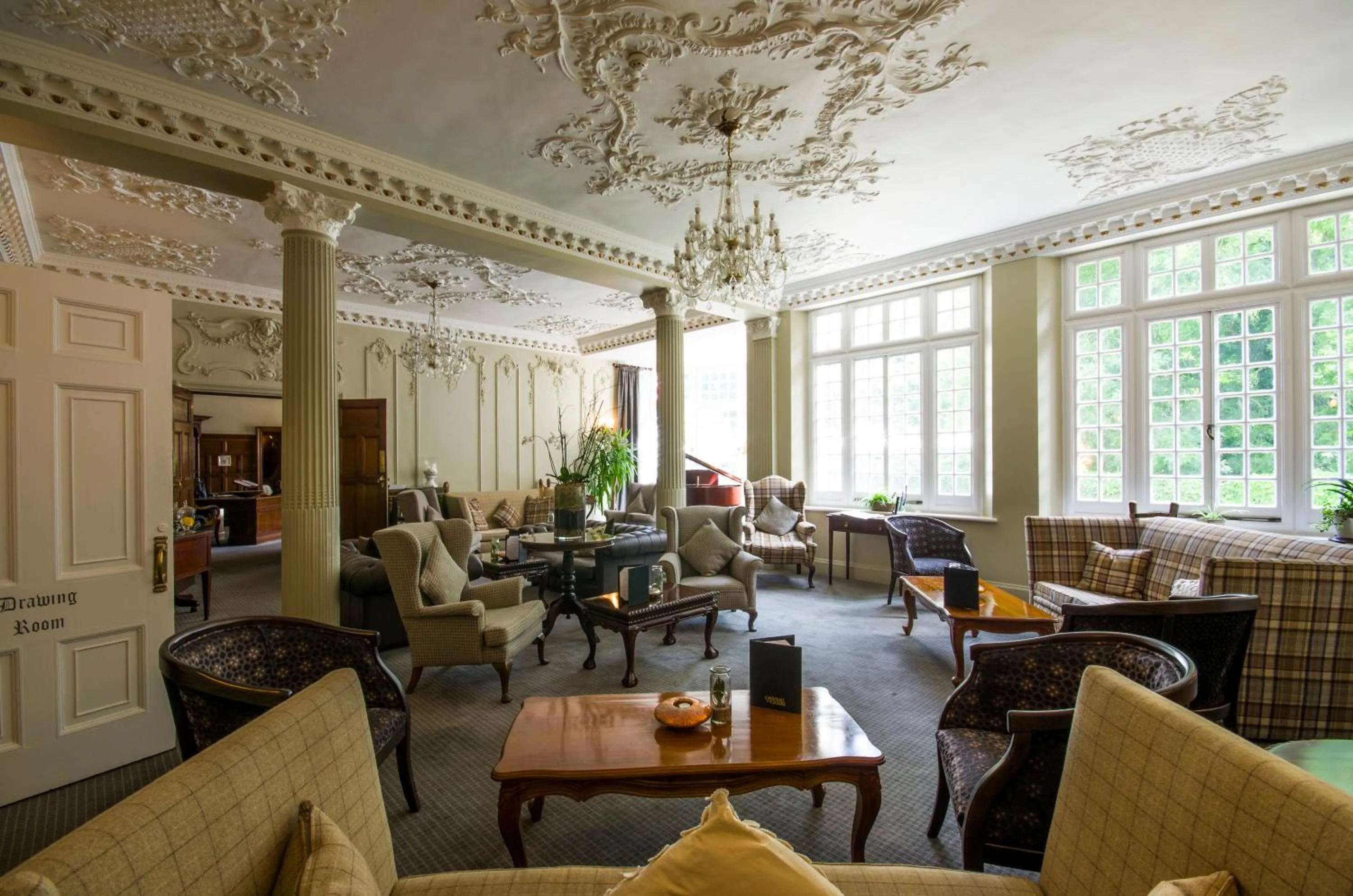 Lounge or bar in Chateau La Chaire