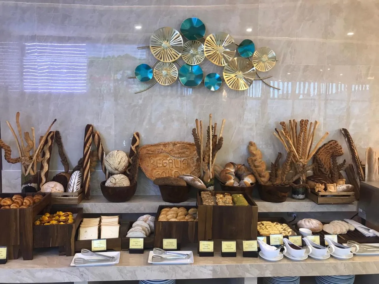 Restaurant/places to eat in Regalia Gold Hotel