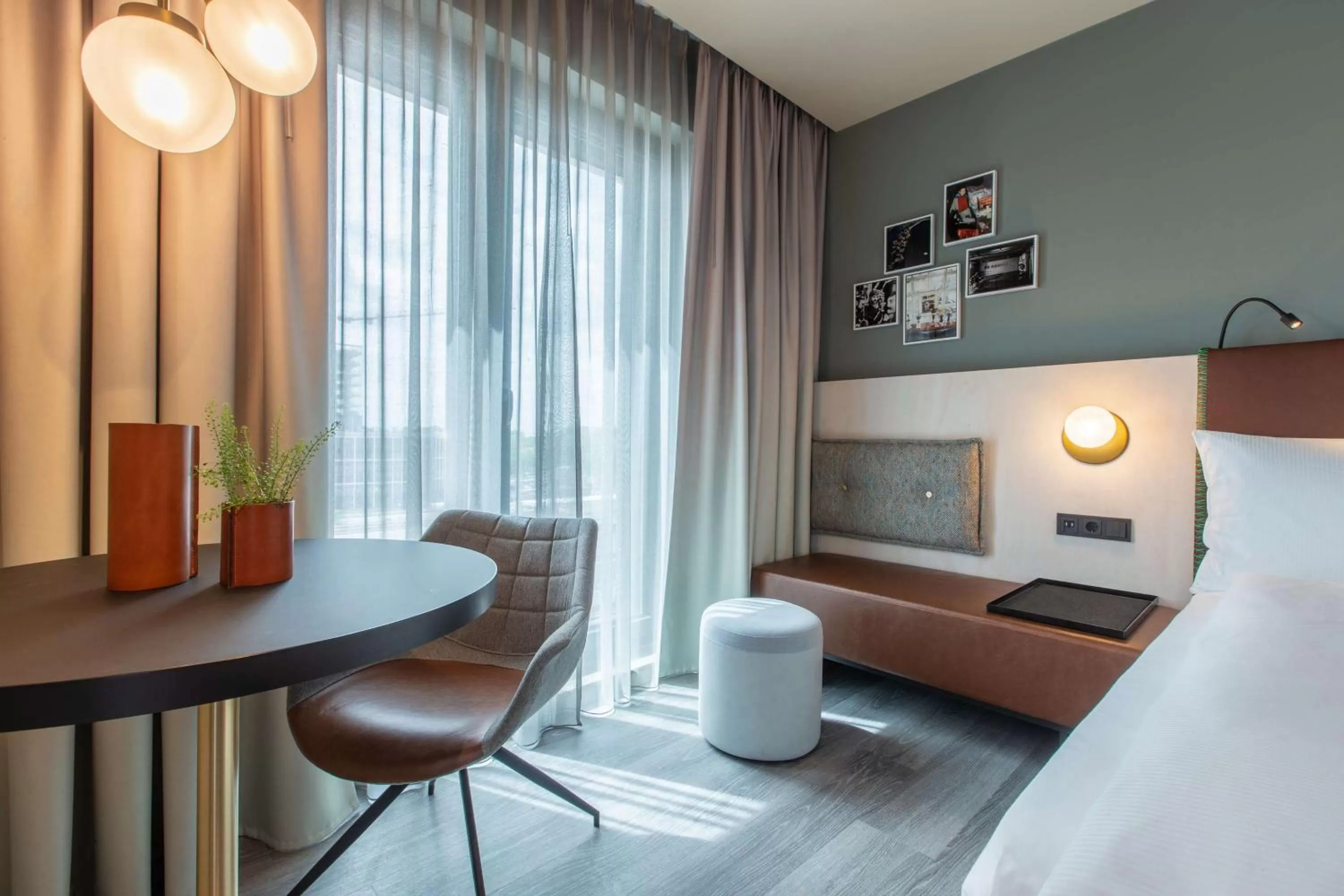 Living room, Bed in Hilton Garden Inn Mannheim