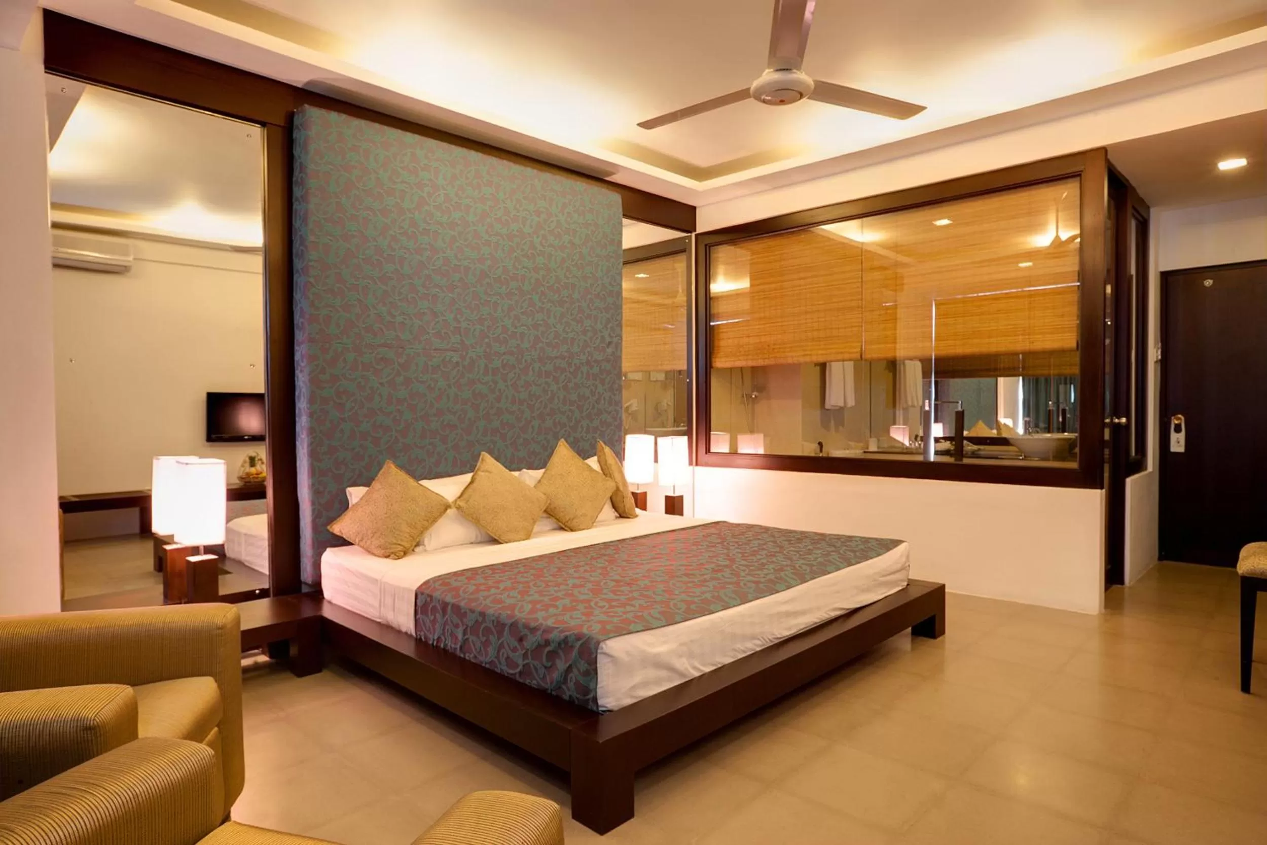 Photo of the whole room, Bed in Kandy The Tourmaline