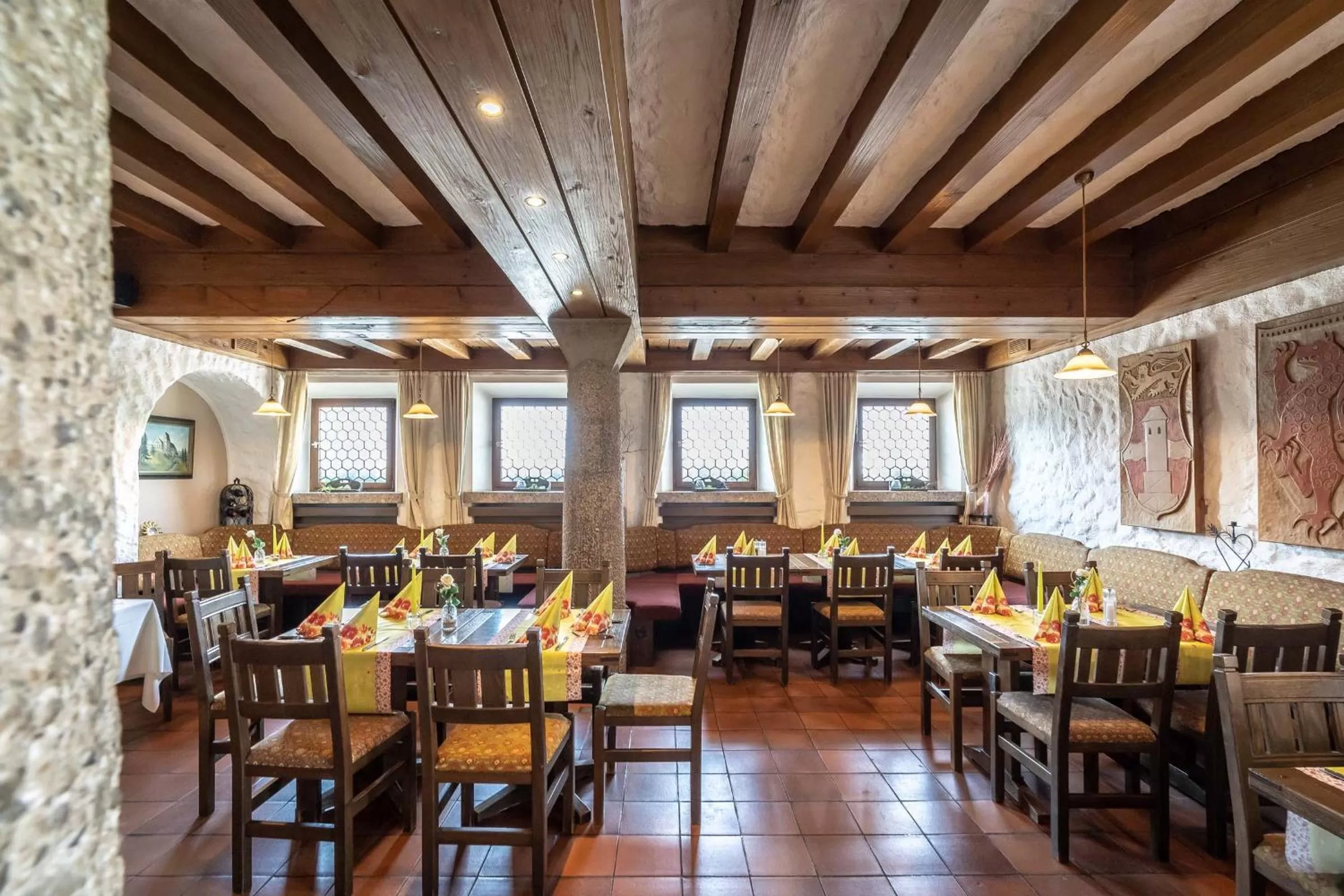 Restaurant/Places to Eat in Hotel-Gasthof Zum Dragoner