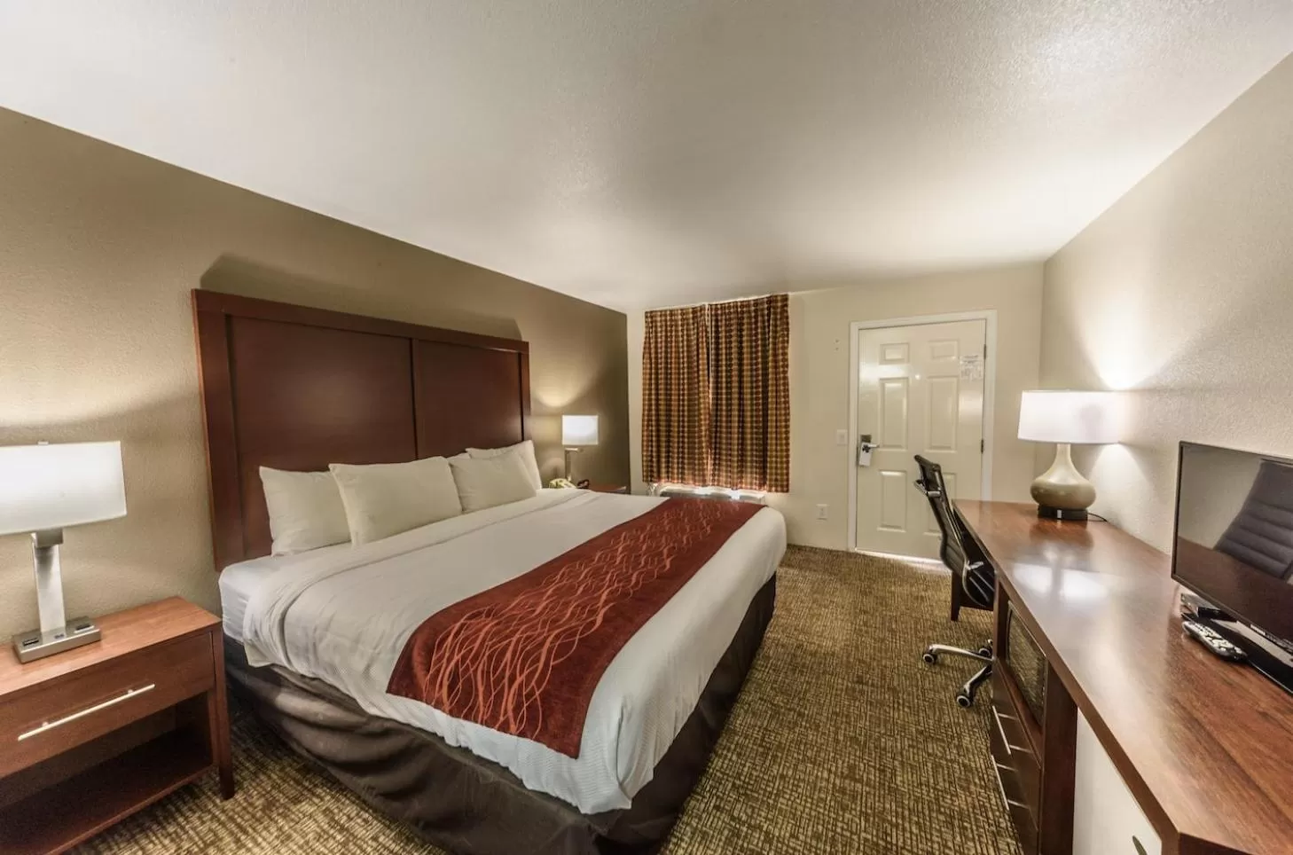 Photo of the whole room, Bed in Richland Inn