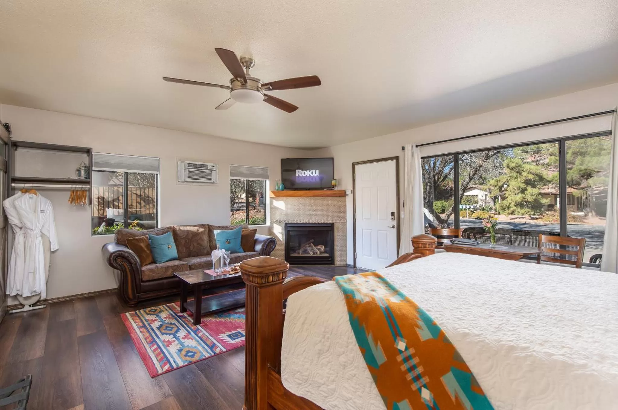 Seating area, Bed in Whispering Creek Bed & Breakfast