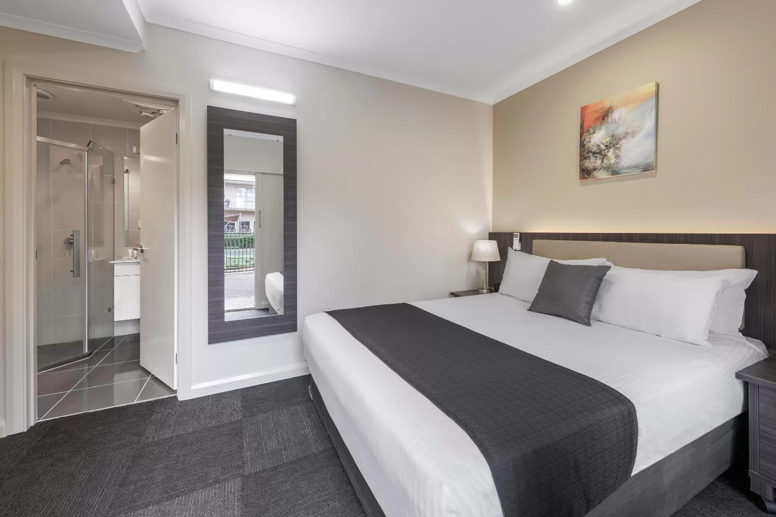 Superior Studio Room in Quality Hotel Melbourne Airport Superior Studio Room in Quality Hotel Melbourne Airport