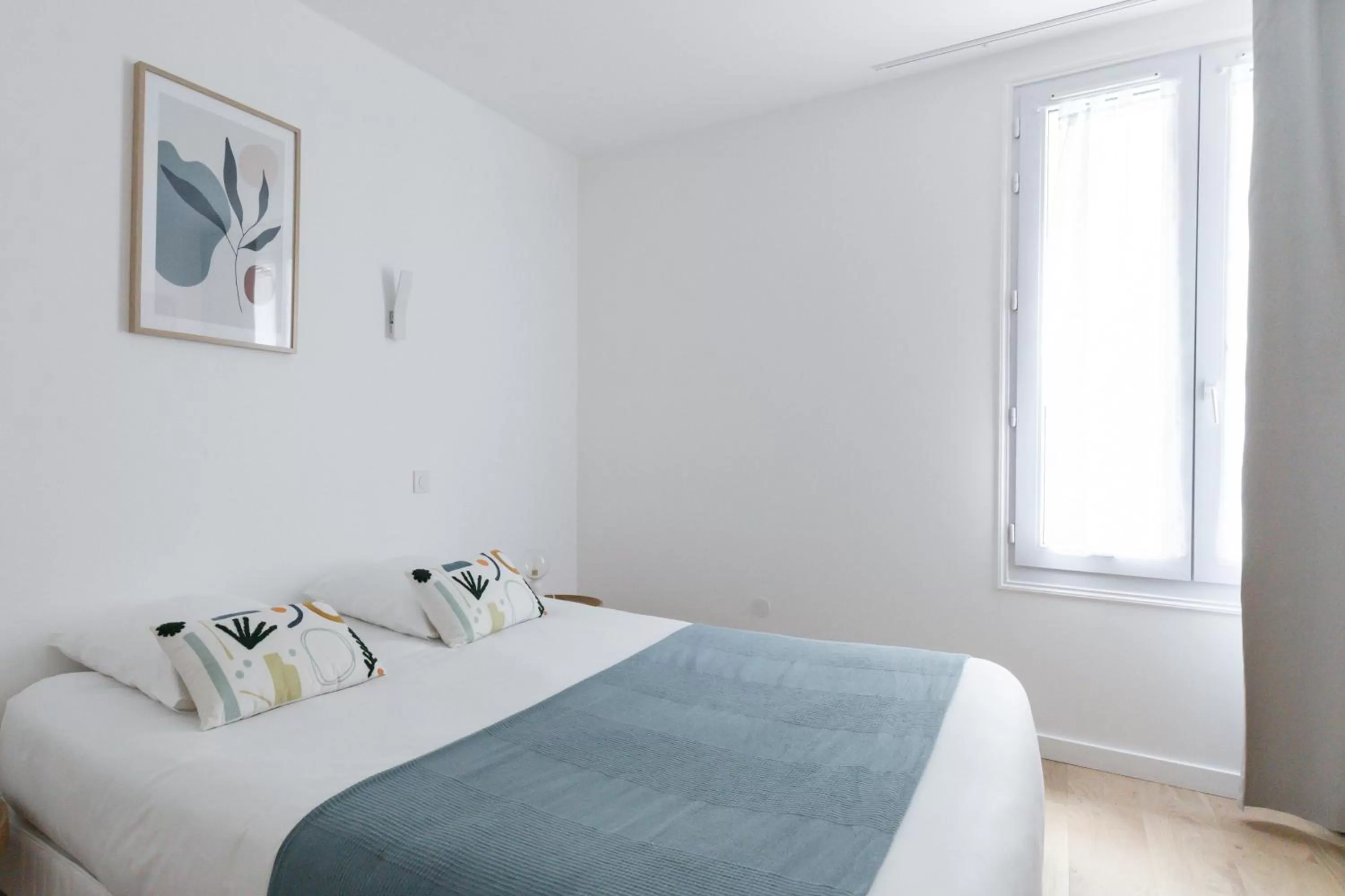 Bedroom, Bed in Hôtel Porte Mars - Reims Gare Centre Arena