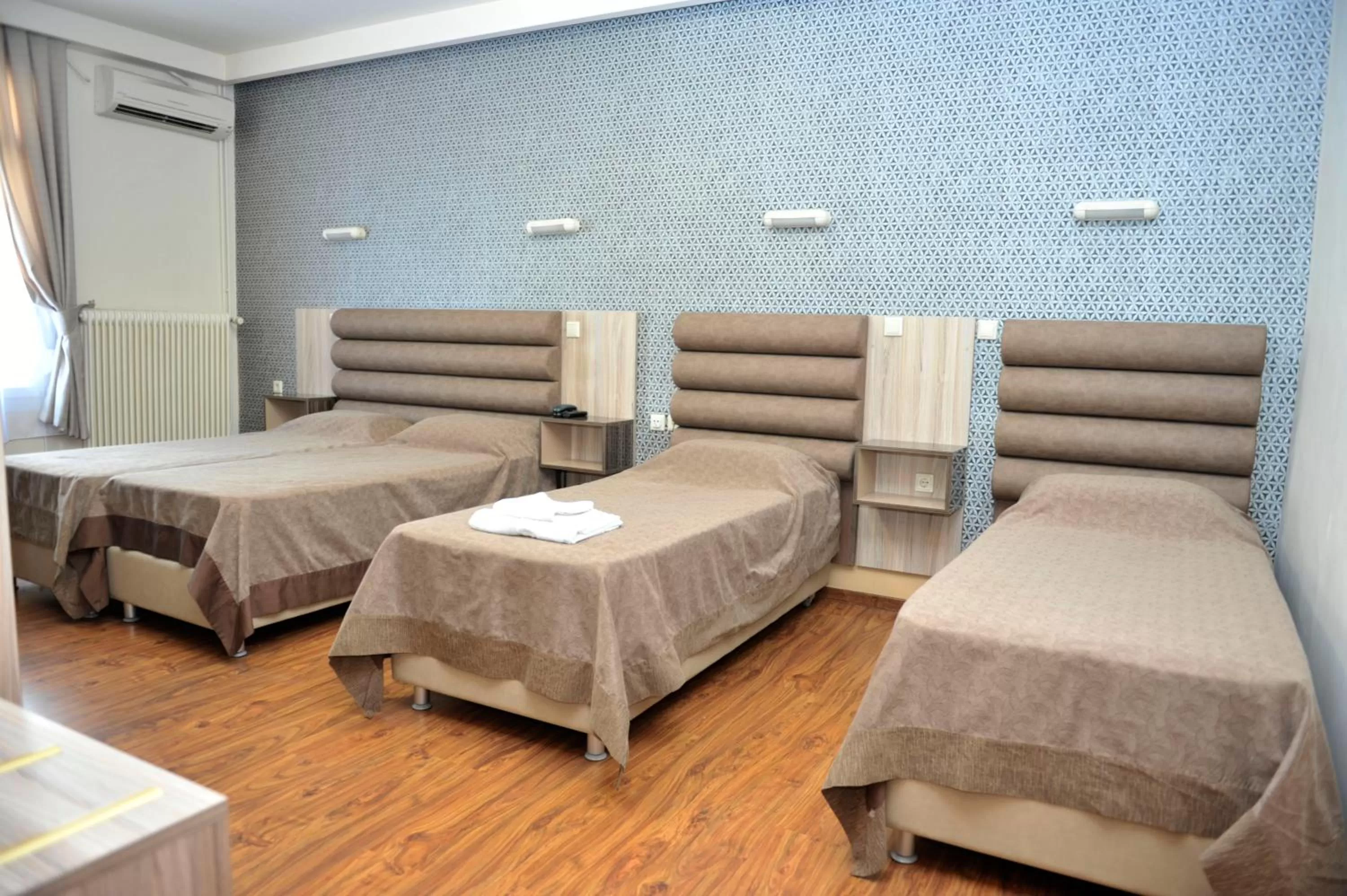 Photo of the whole room, Bed in Hotel Vergina