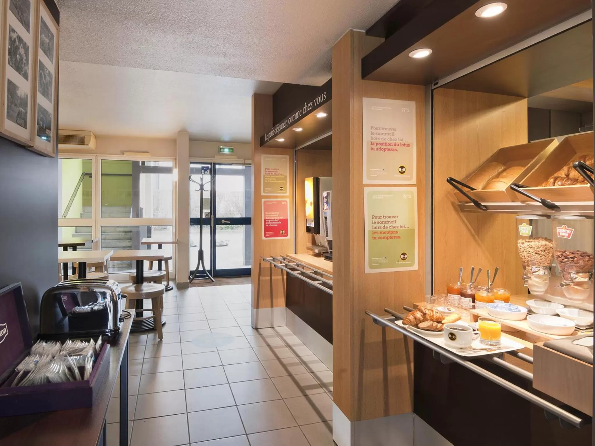 Buffet breakfast in B&B HOTEL Grenoble Université 1