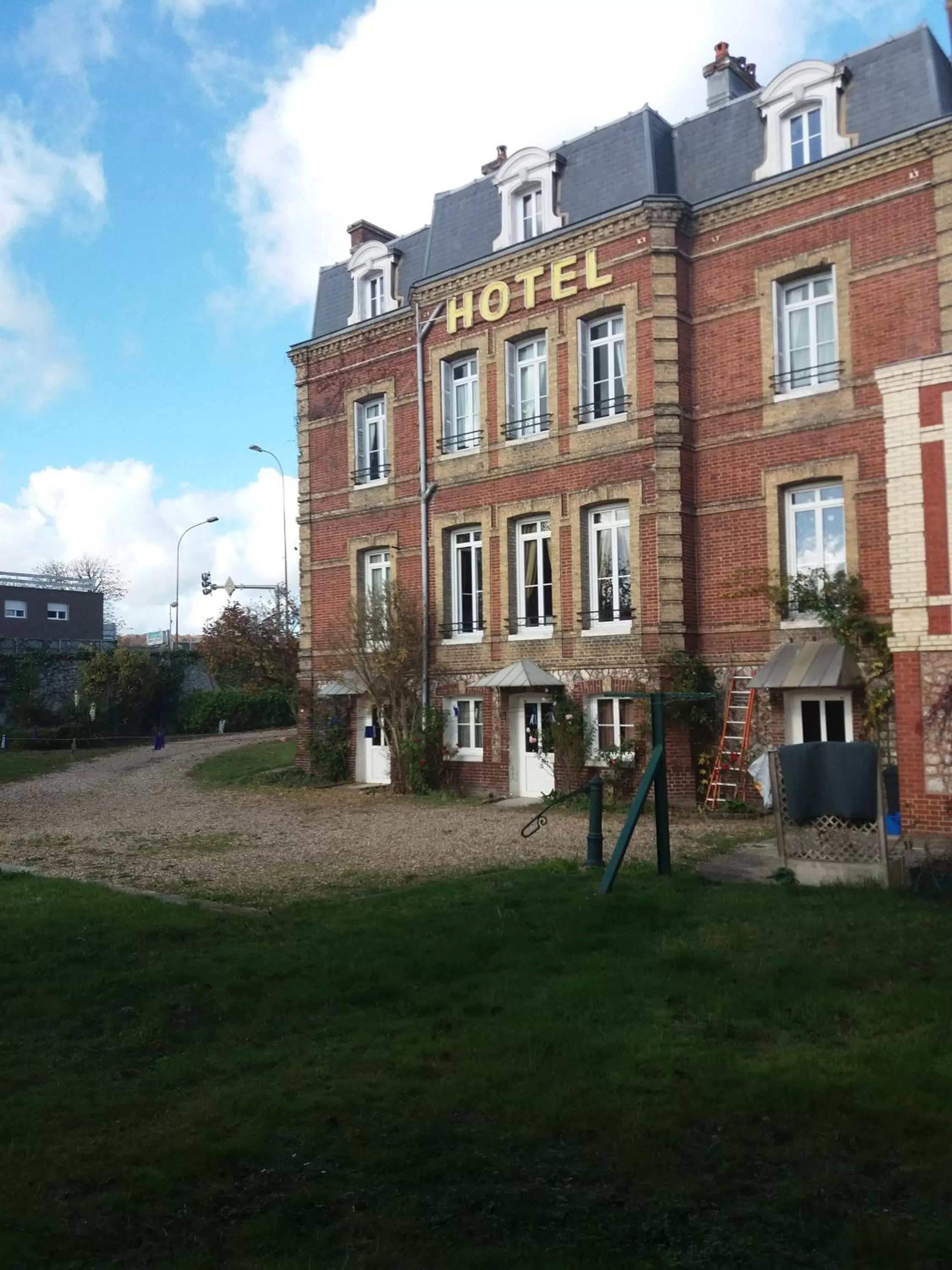 Property Building in Hotel du chateau blanc