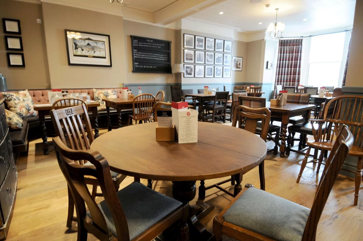 Restaurant/places to eat in The George Hotel