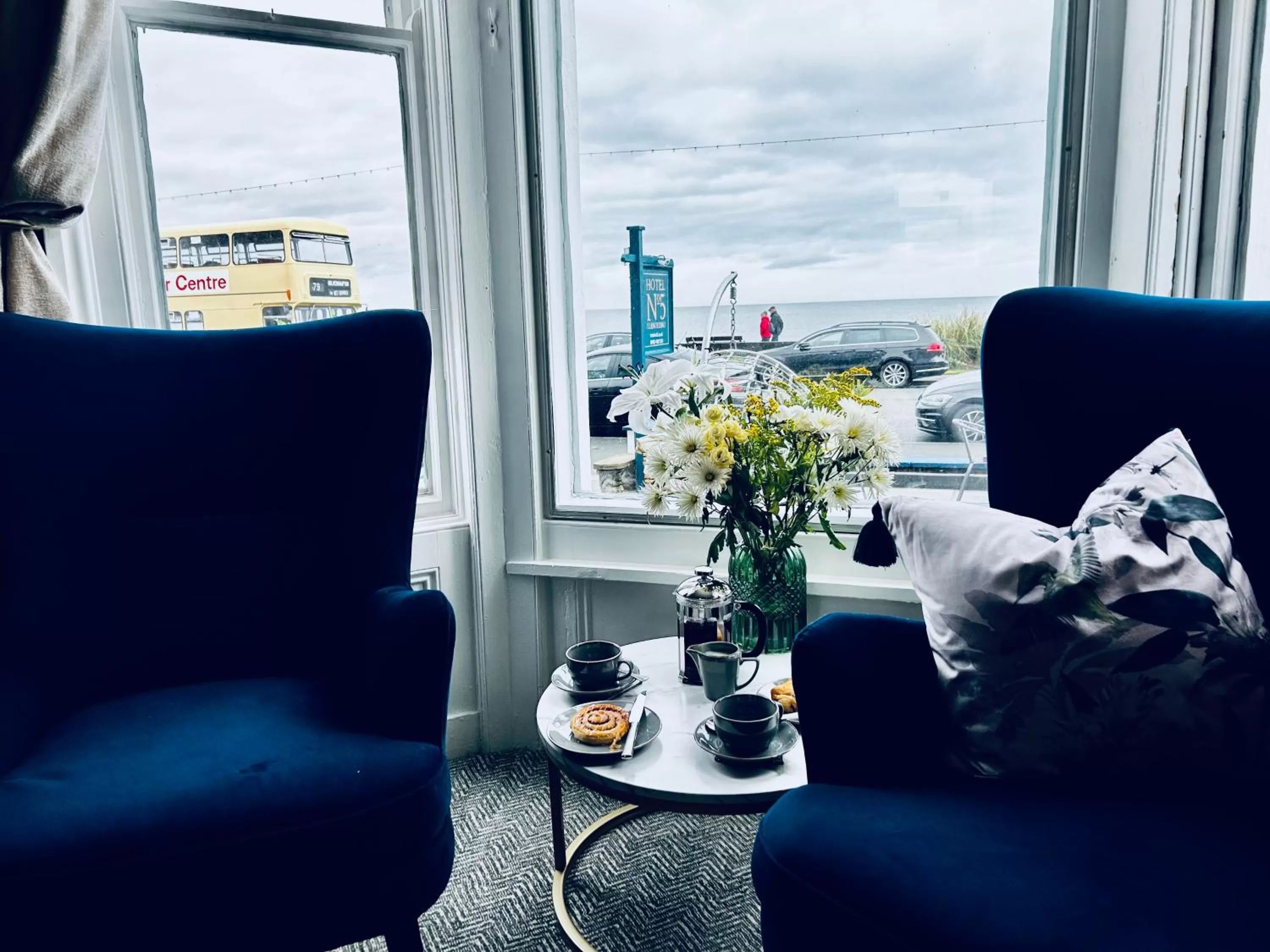 Coffee/tea facilities, Seating Area in Hotel No5