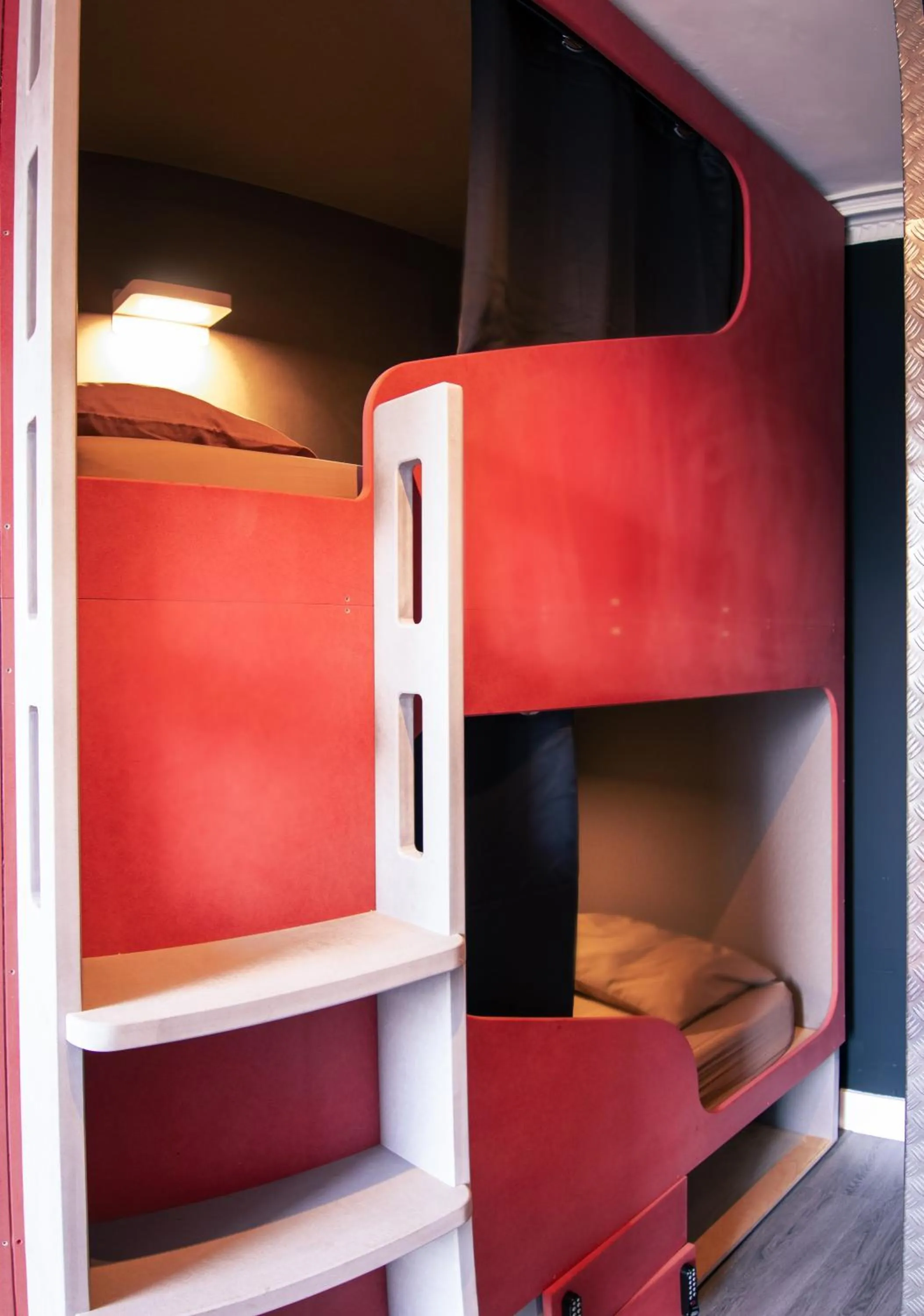 bunk bed, Bed in Bazpackers